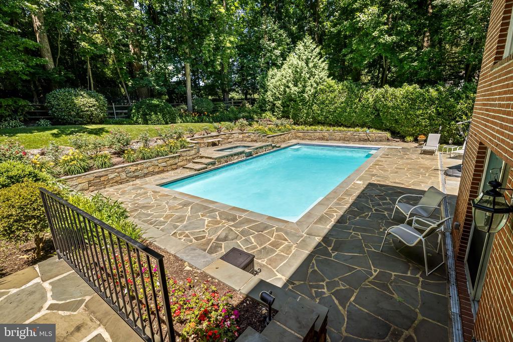 4 BRICKFORD LANE