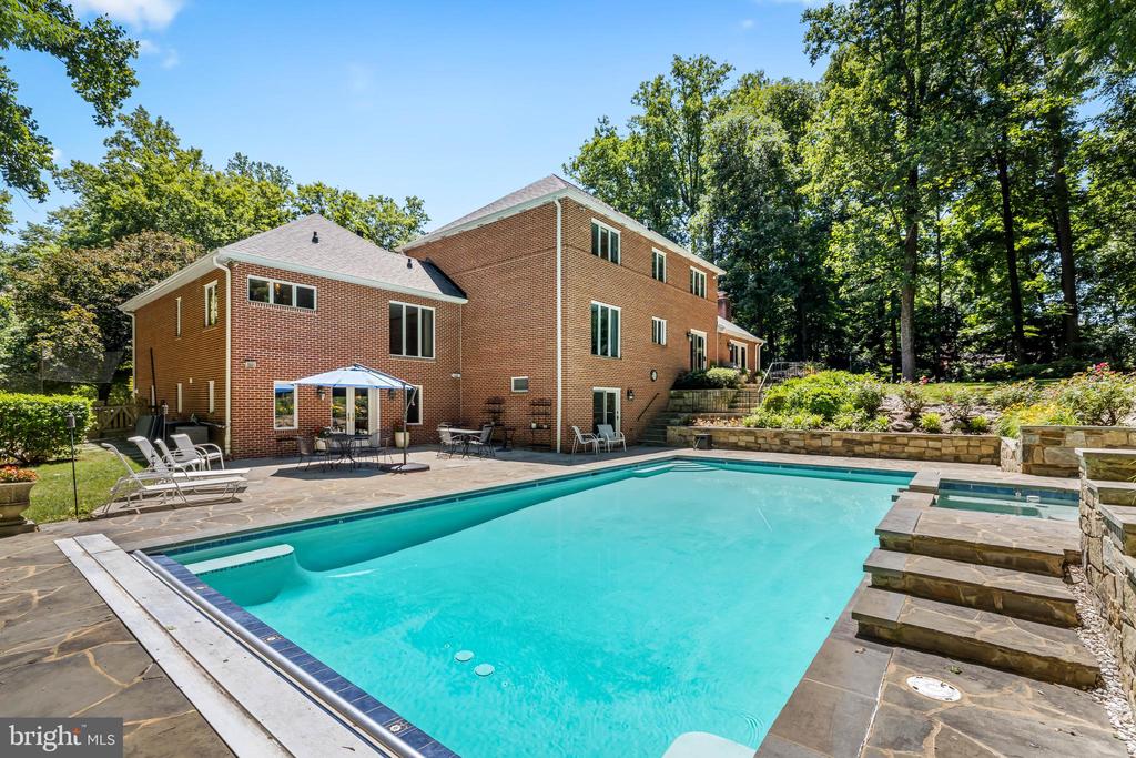 4 BRICKFORD LANE