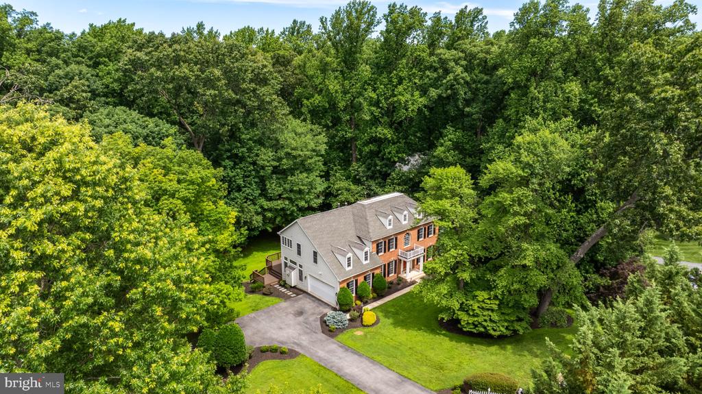 4 FALLING WATER COURT