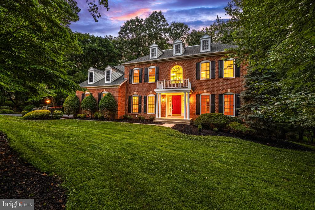 4 FALLING WATER COURT