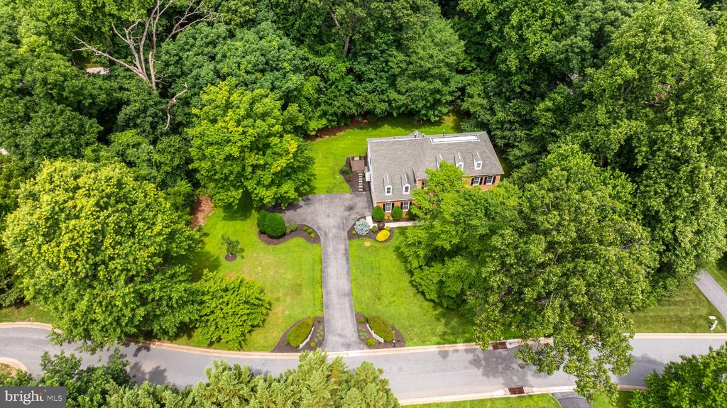 4 FALLING WATER COURT