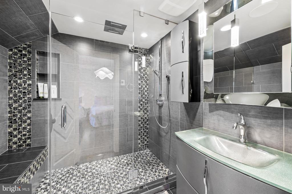 3211 Brinkburn Dr