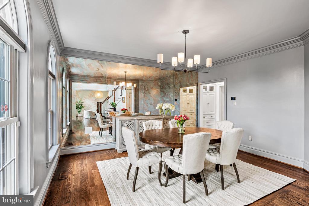 3211 Brinkburn Dr