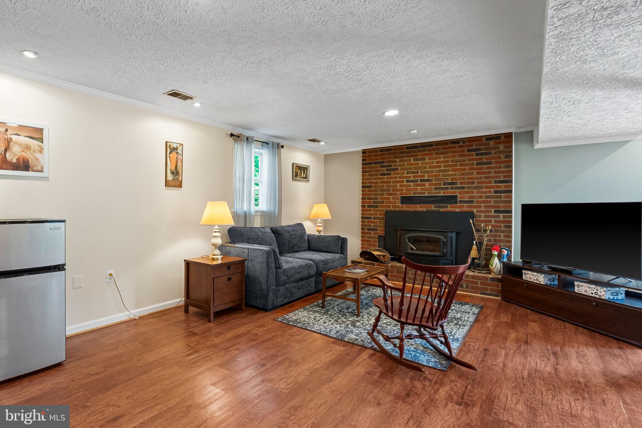 6415 HICKORY LANE