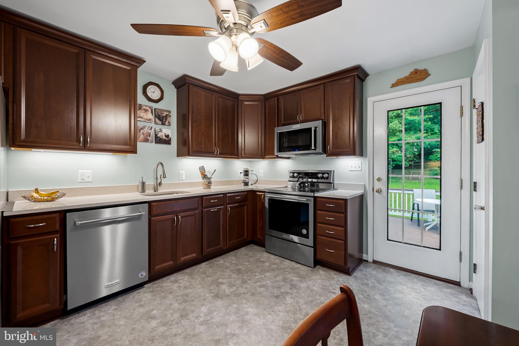 6415 HICKORY LANE