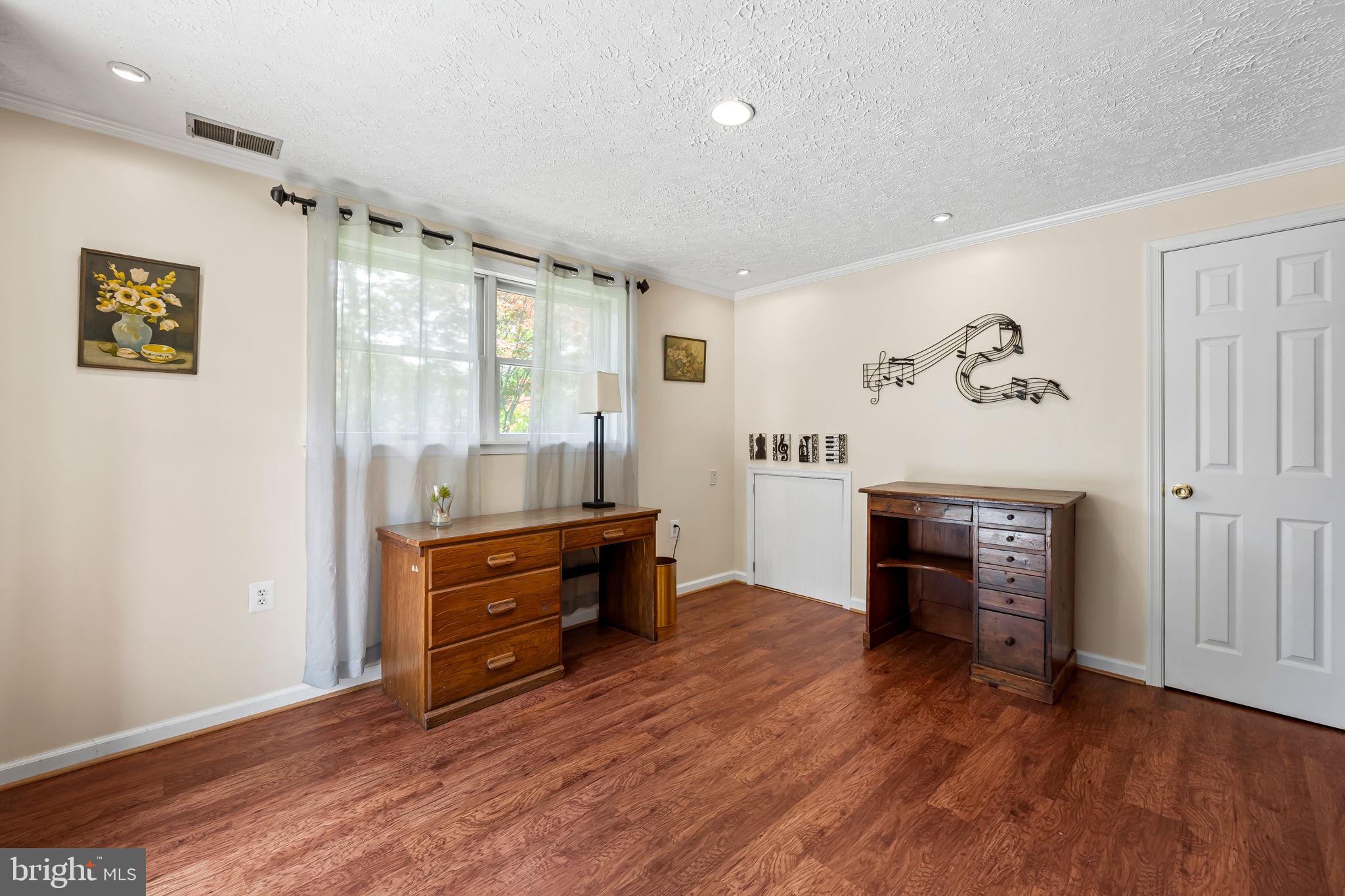 6415 HICKORY LANE
