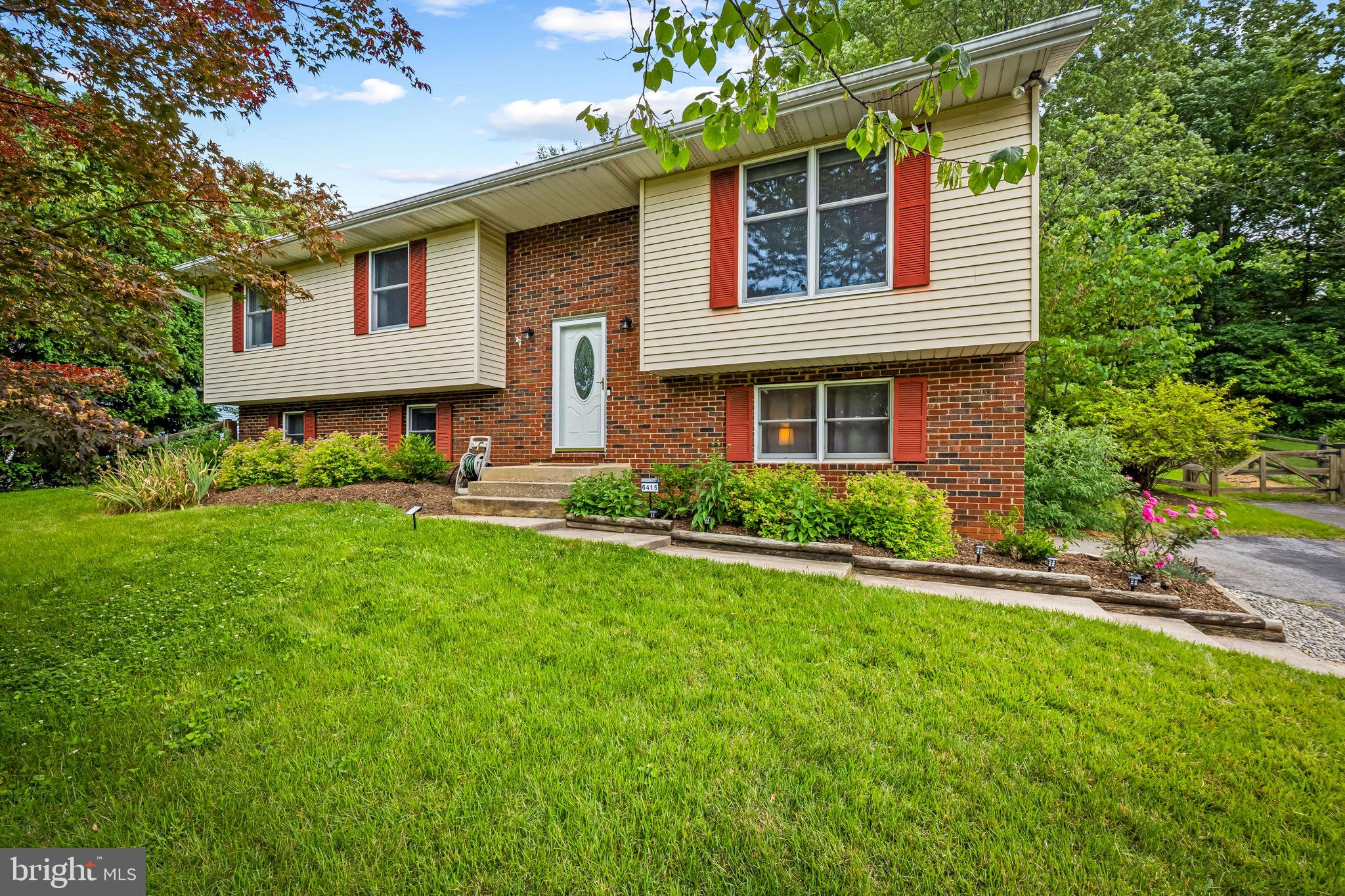 6415 HICKORY LANE
