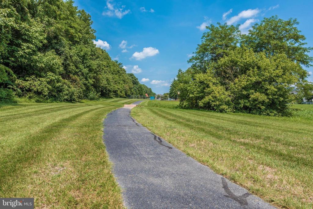 5637 MORNING GLORY TRAIL