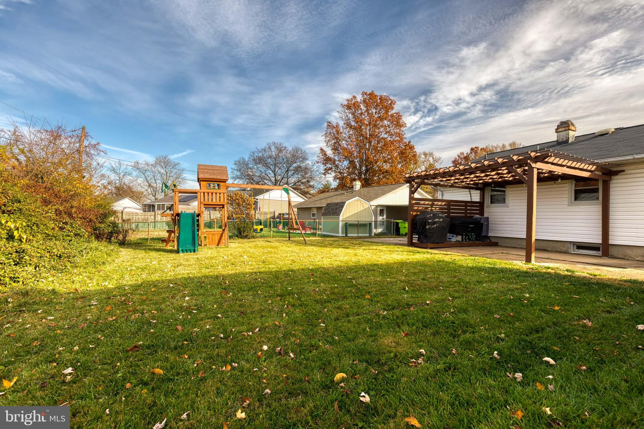 1810 Larch DRIVE