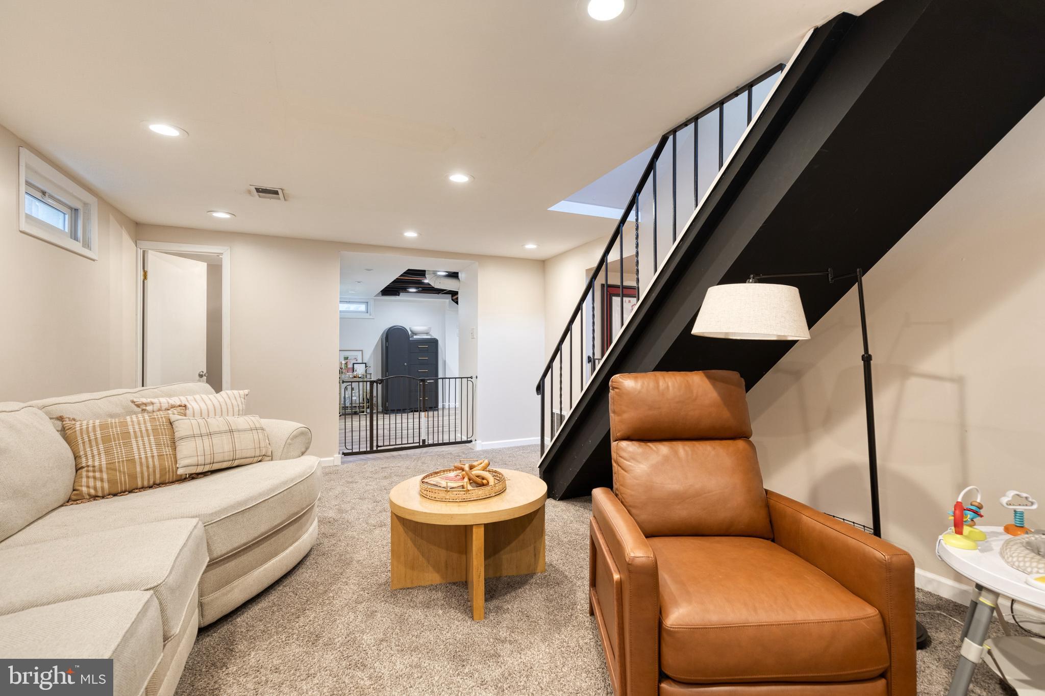 1810 Larch DRIVE