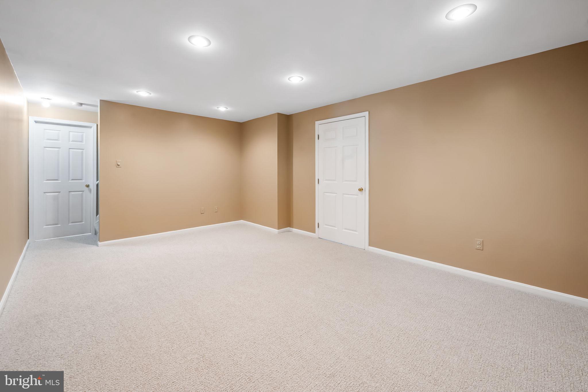 6902 Raven Ln