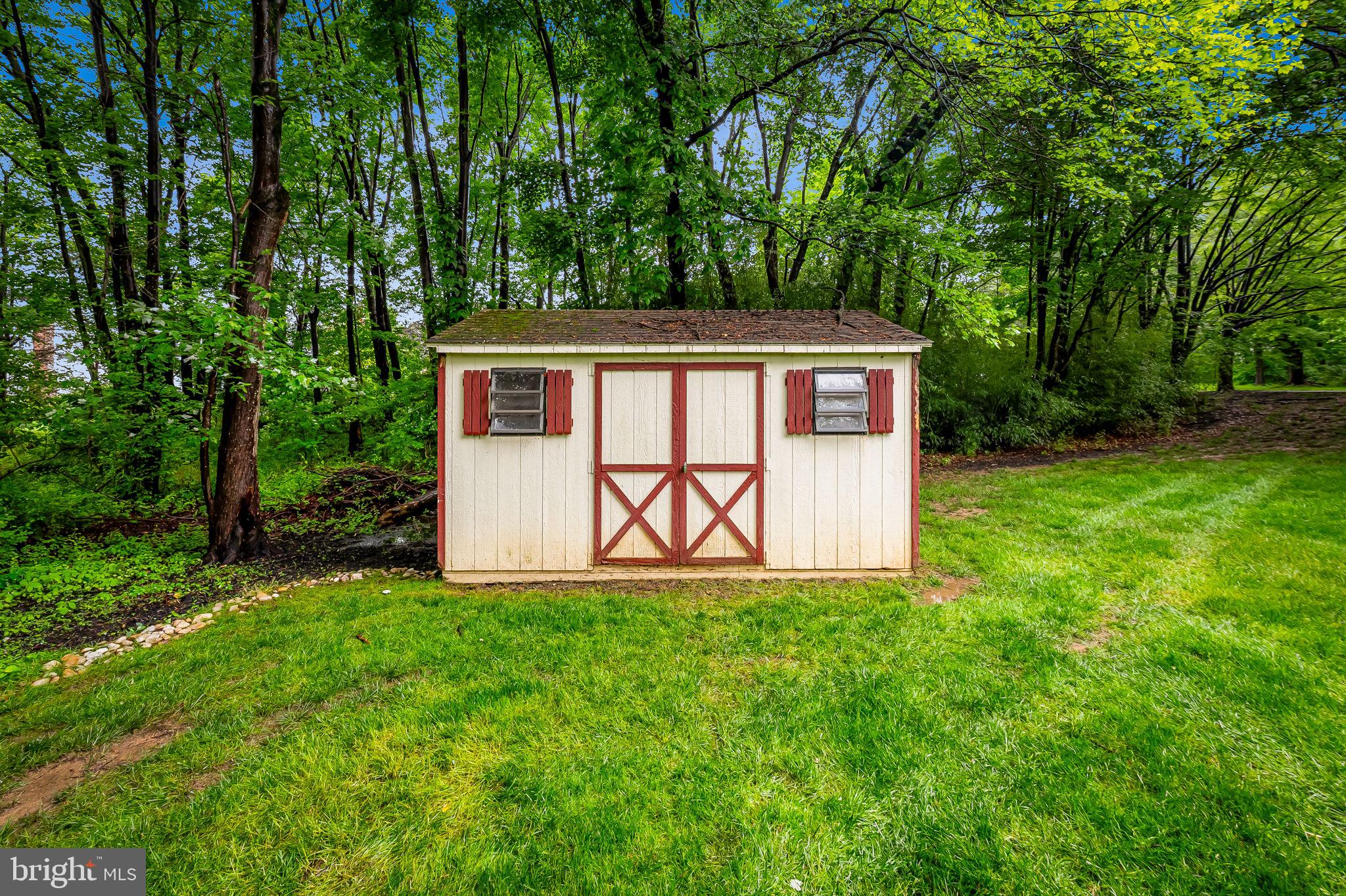 6902 Raven Ln