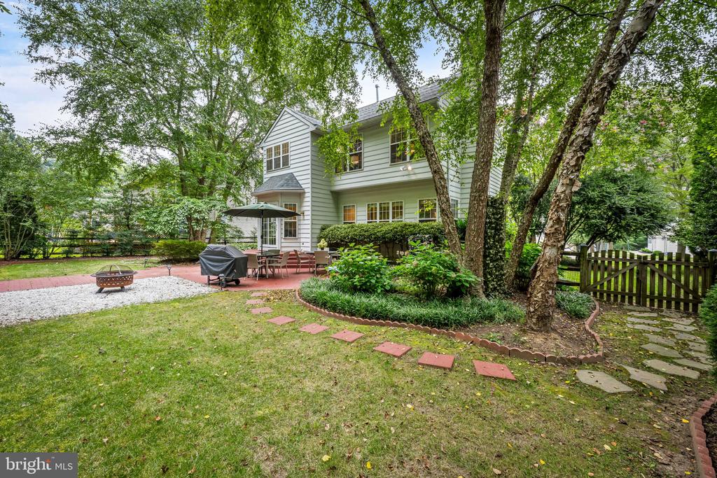 5447 Wooded Way