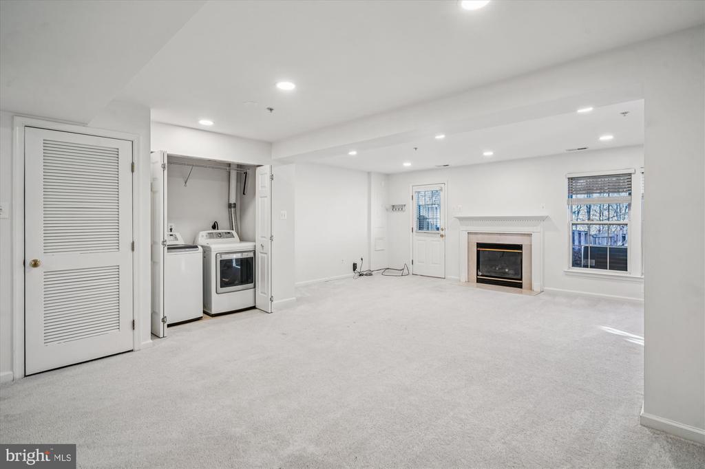 4617 WESTON PLACE