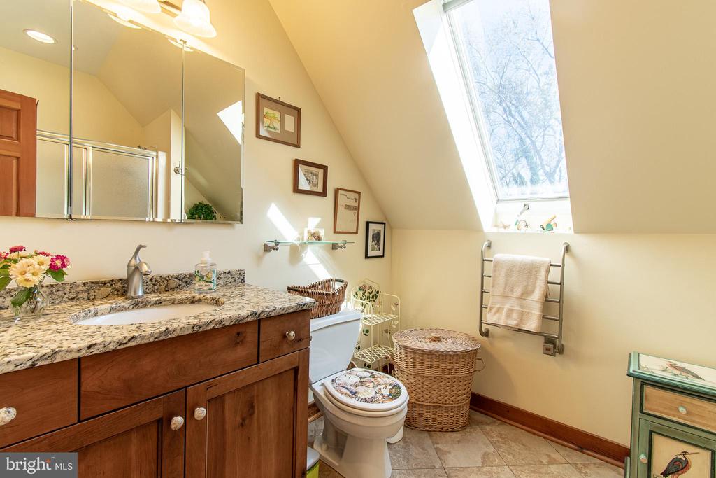 6271 NEAVITT MANOR ROAD