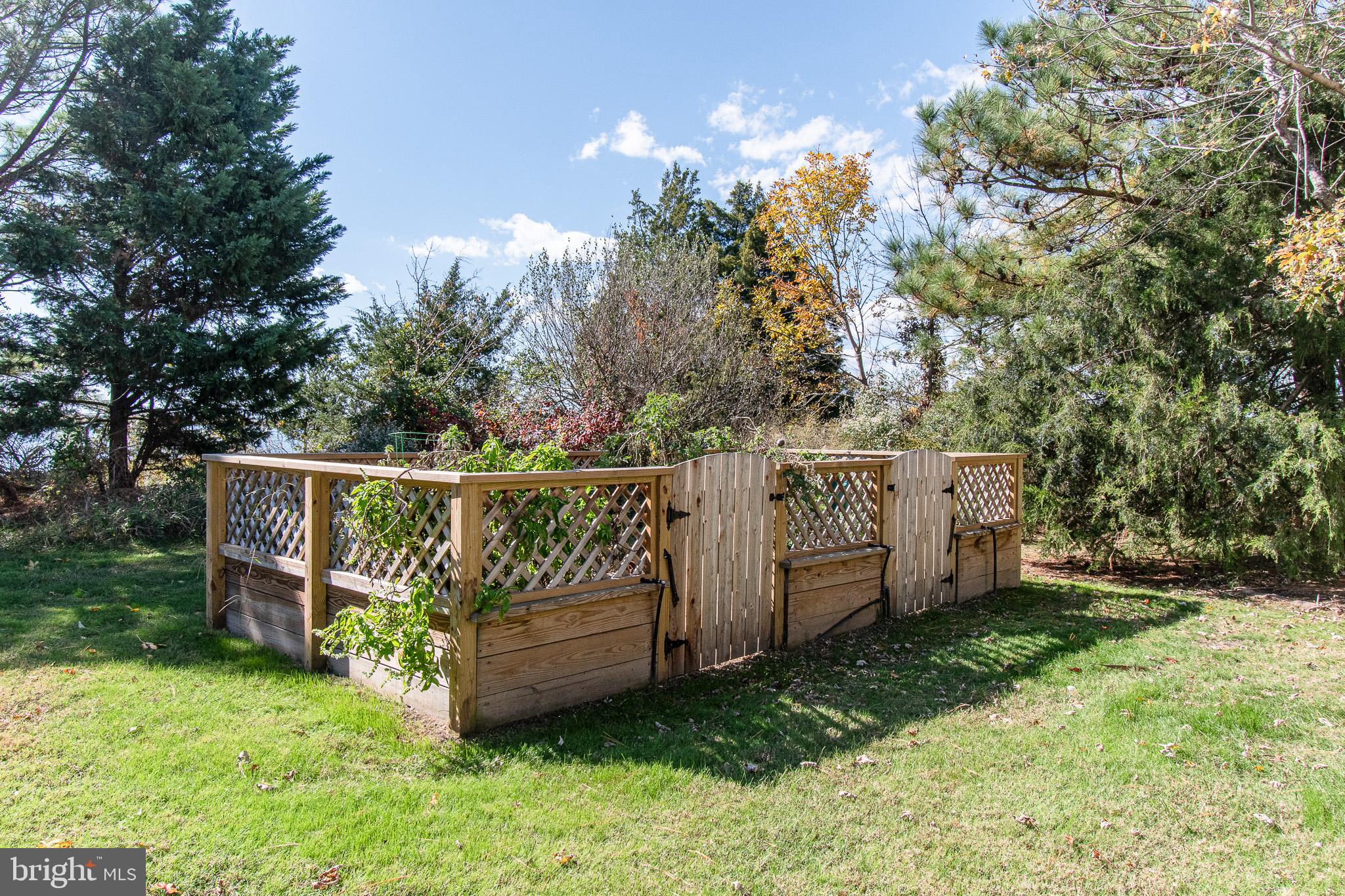 6271 NEAVITT MANOR ROAD