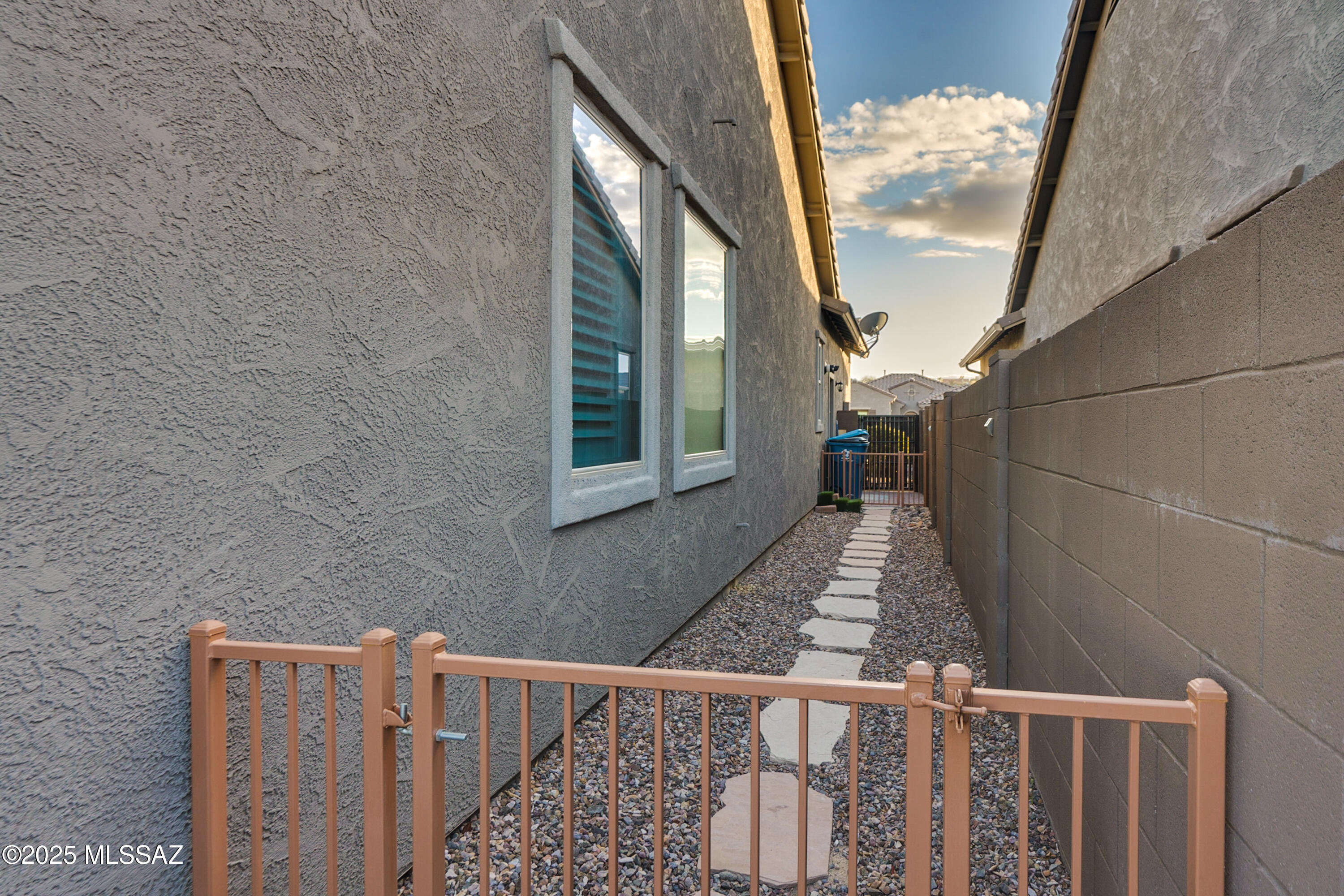 745 E Romsdalen Road
