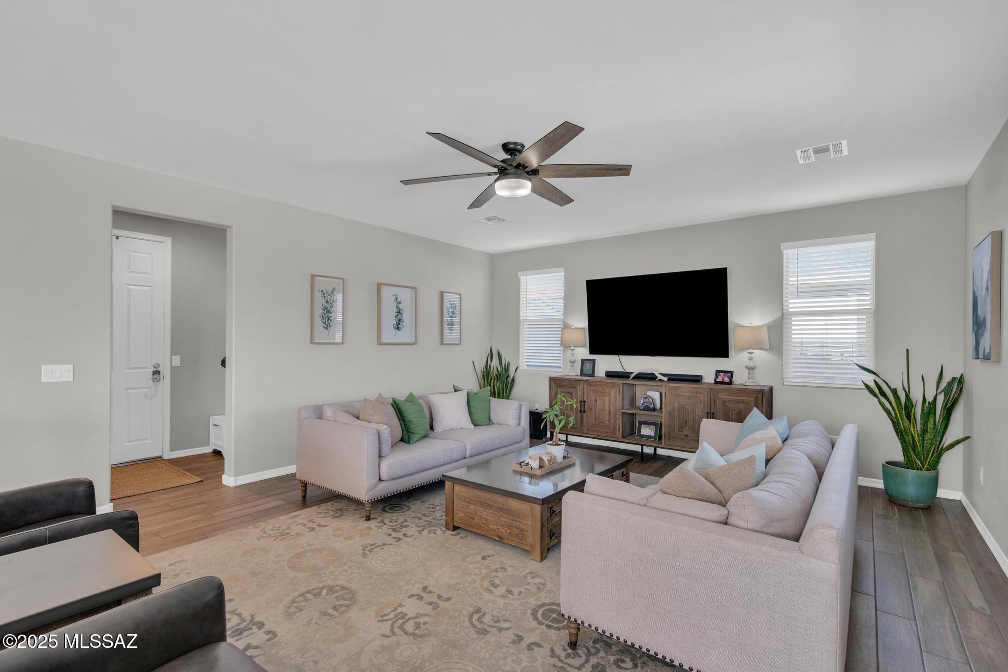 10865 W PLEASANT VIEW Drive