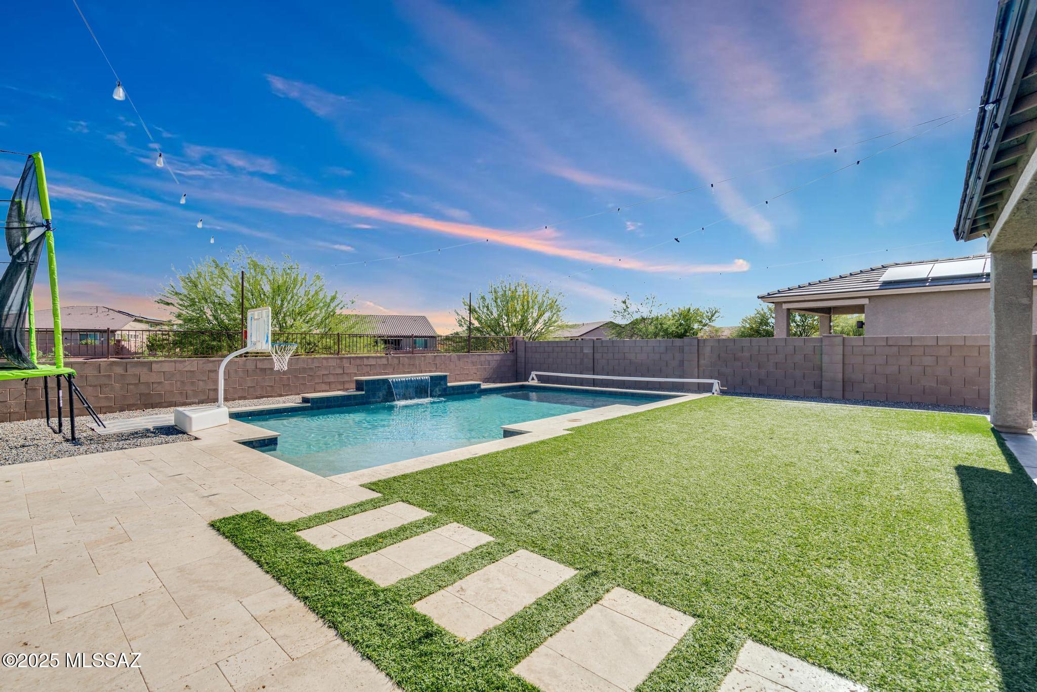 10865 W PLEASANT VIEW Drive