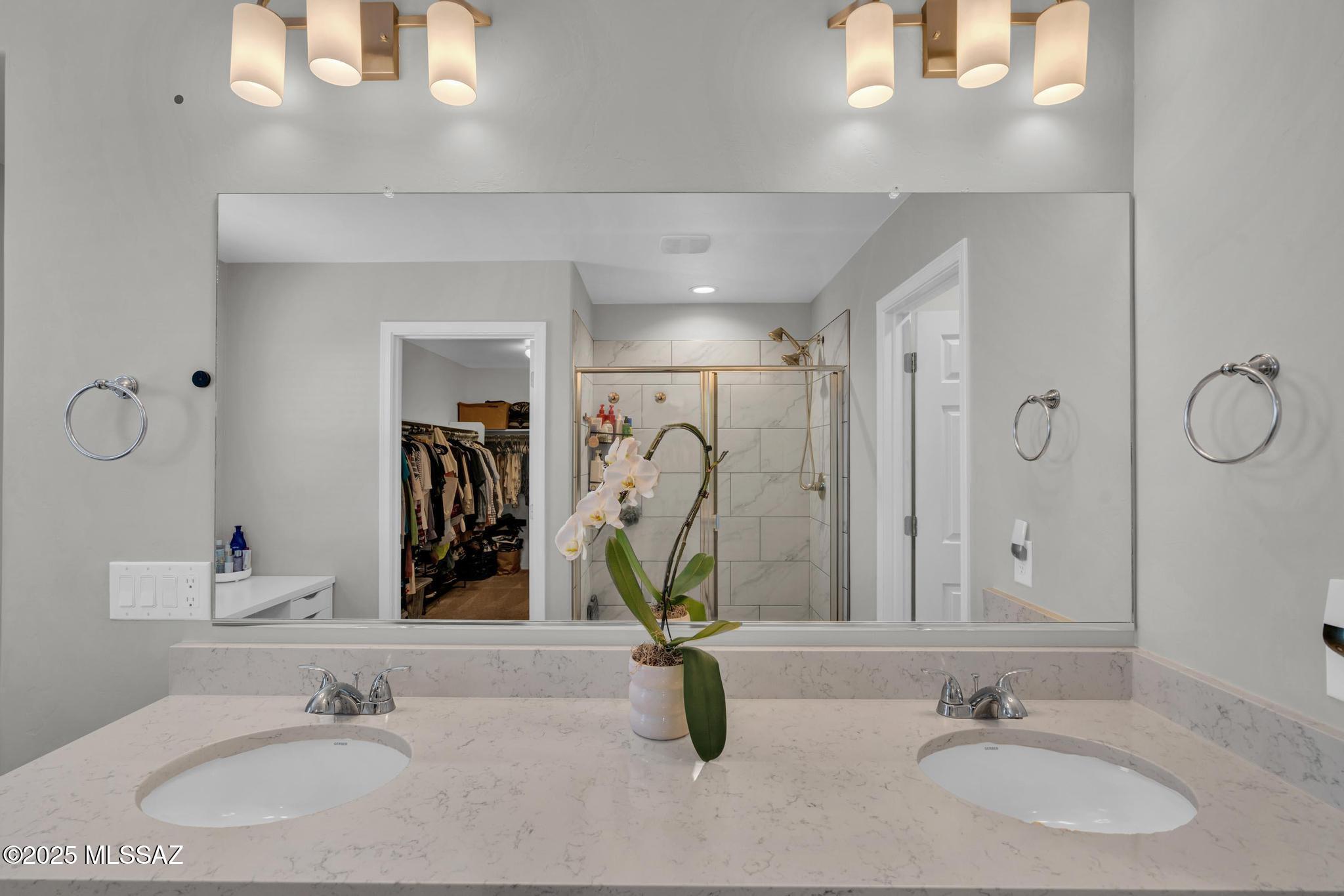 10865 W PLEASANT VIEW Drive