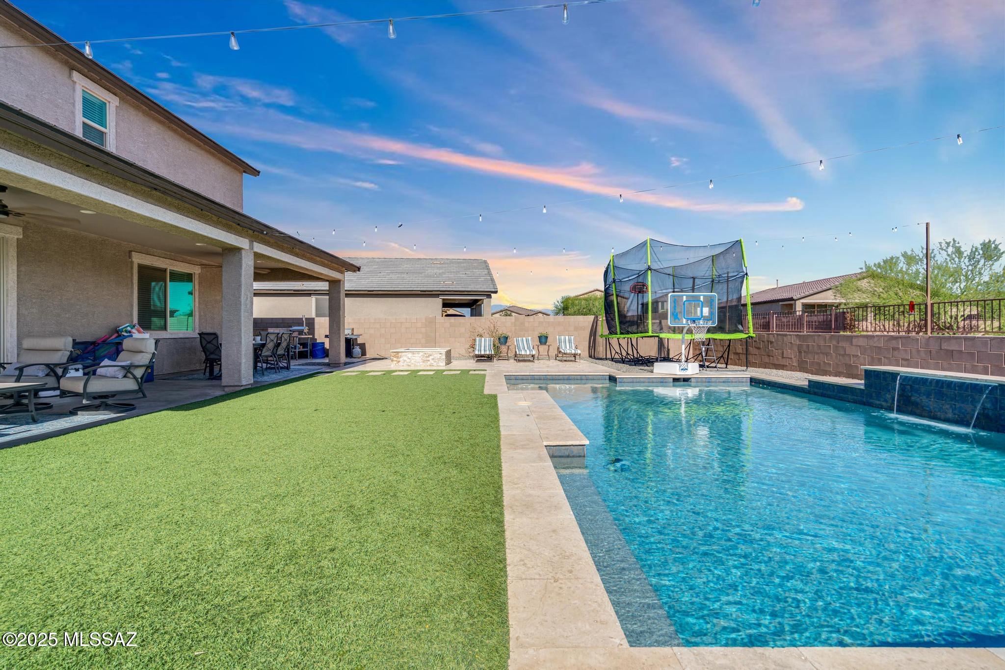 10865 W PLEASANT VIEW Drive