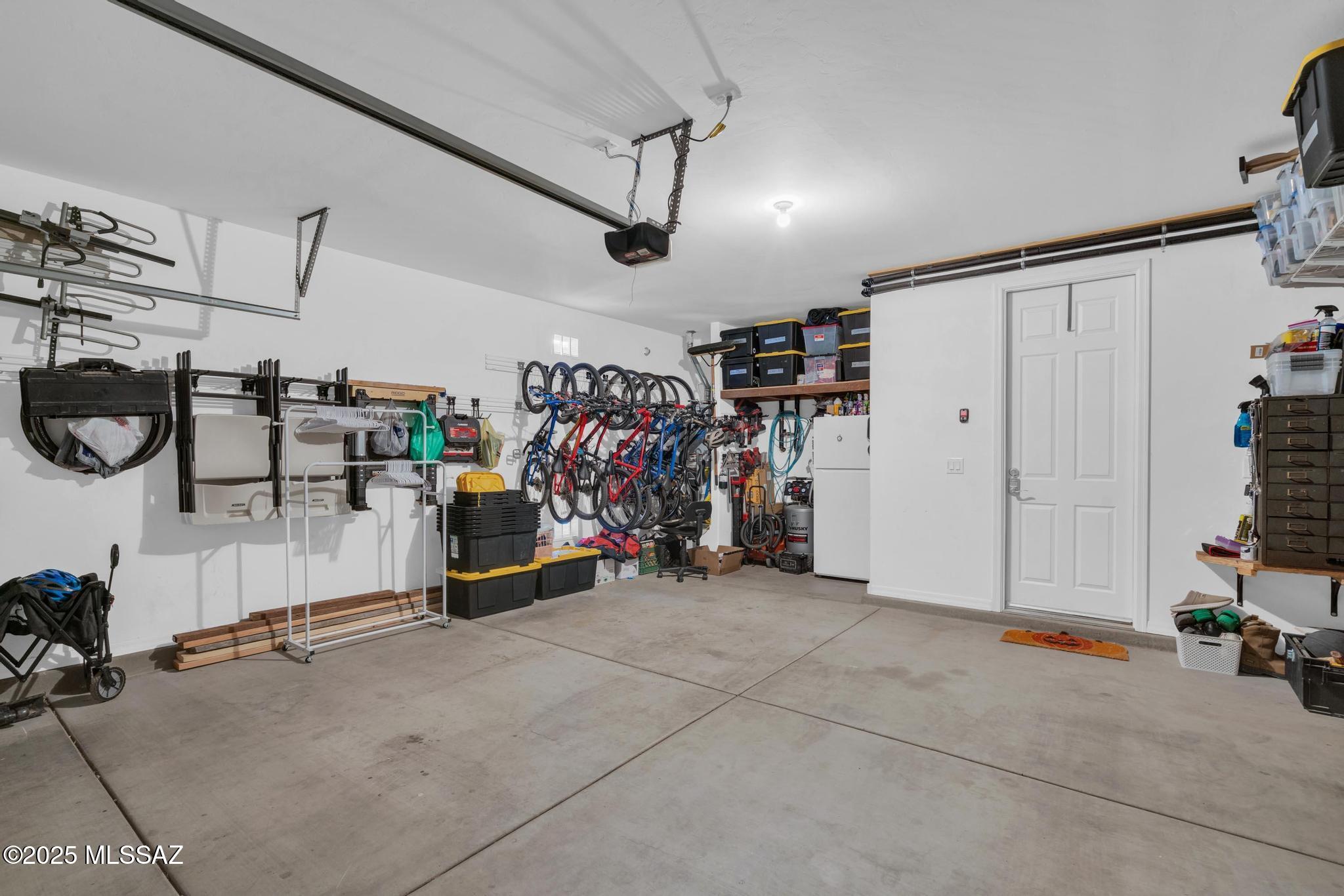 10865 W PLEASANT VIEW Drive