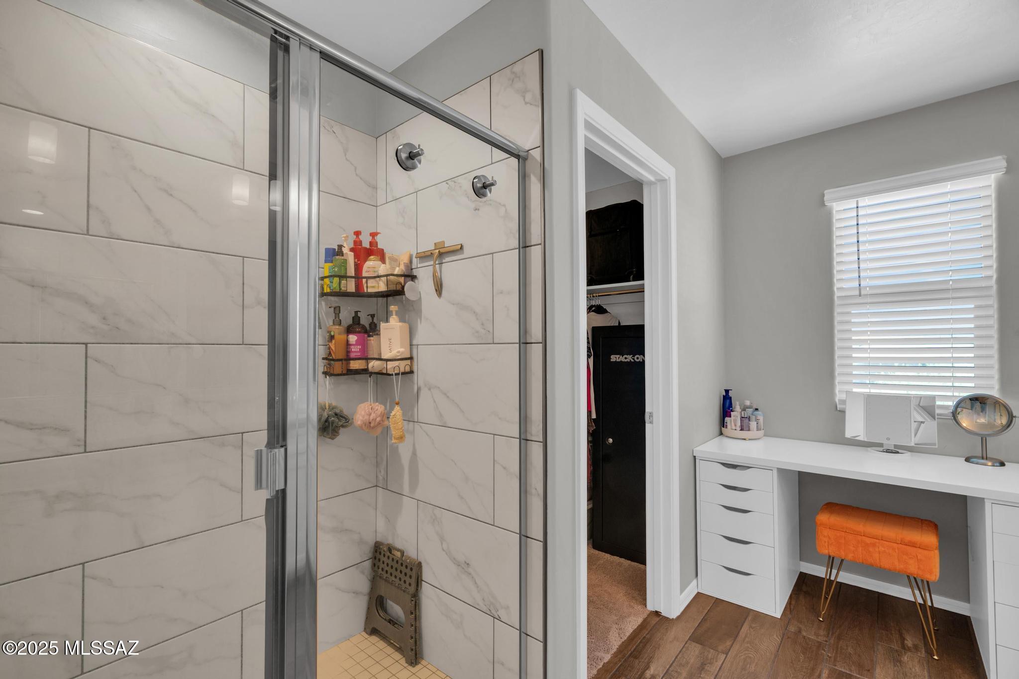 10865 W PLEASANT VIEW Drive