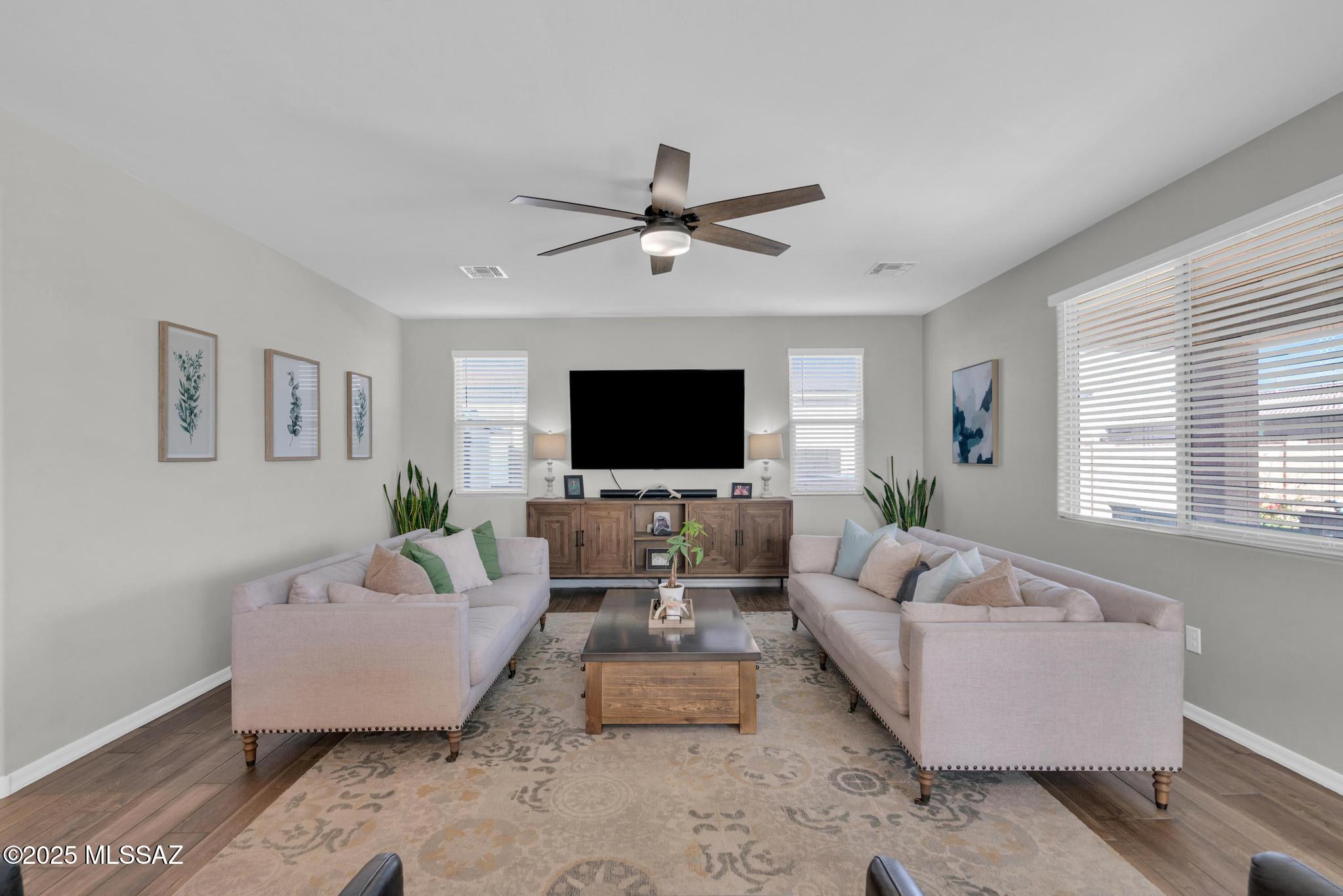 10865 W PLEASANT VIEW Drive