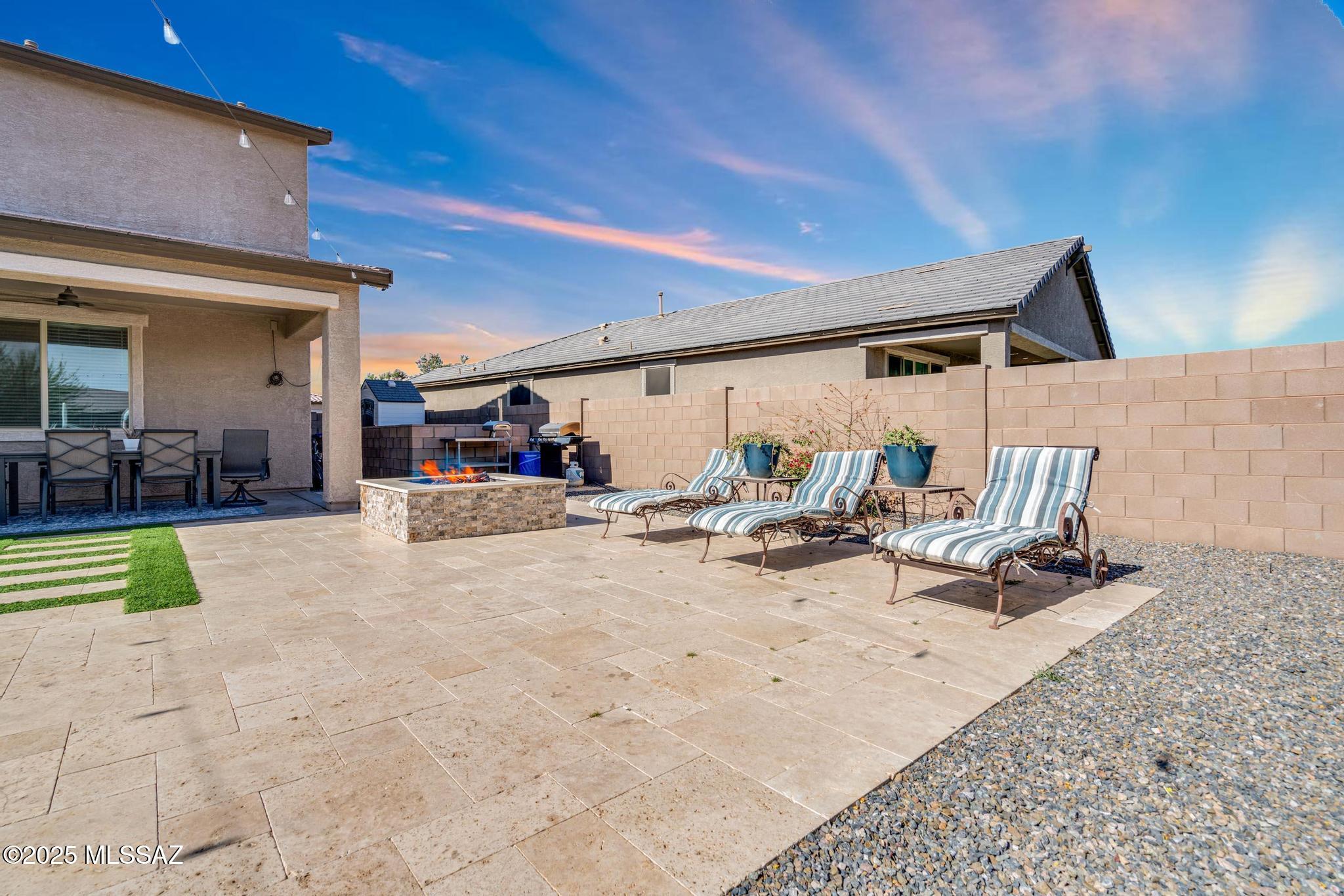 10865 W PLEASANT VIEW Drive