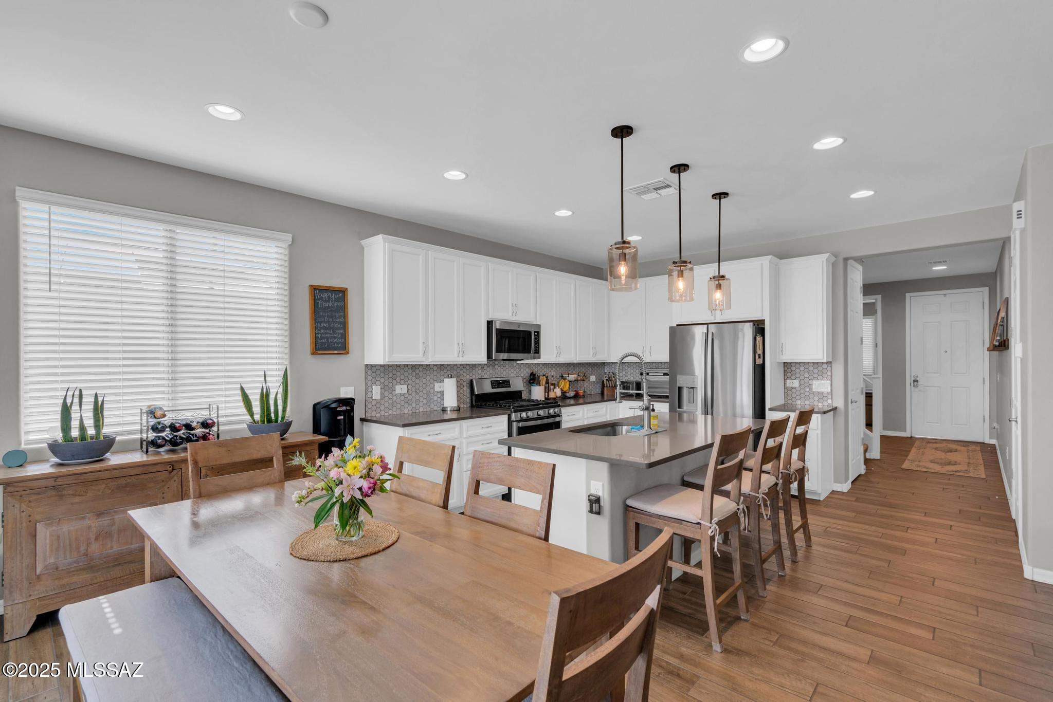 10865 W PLEASANT VIEW Drive