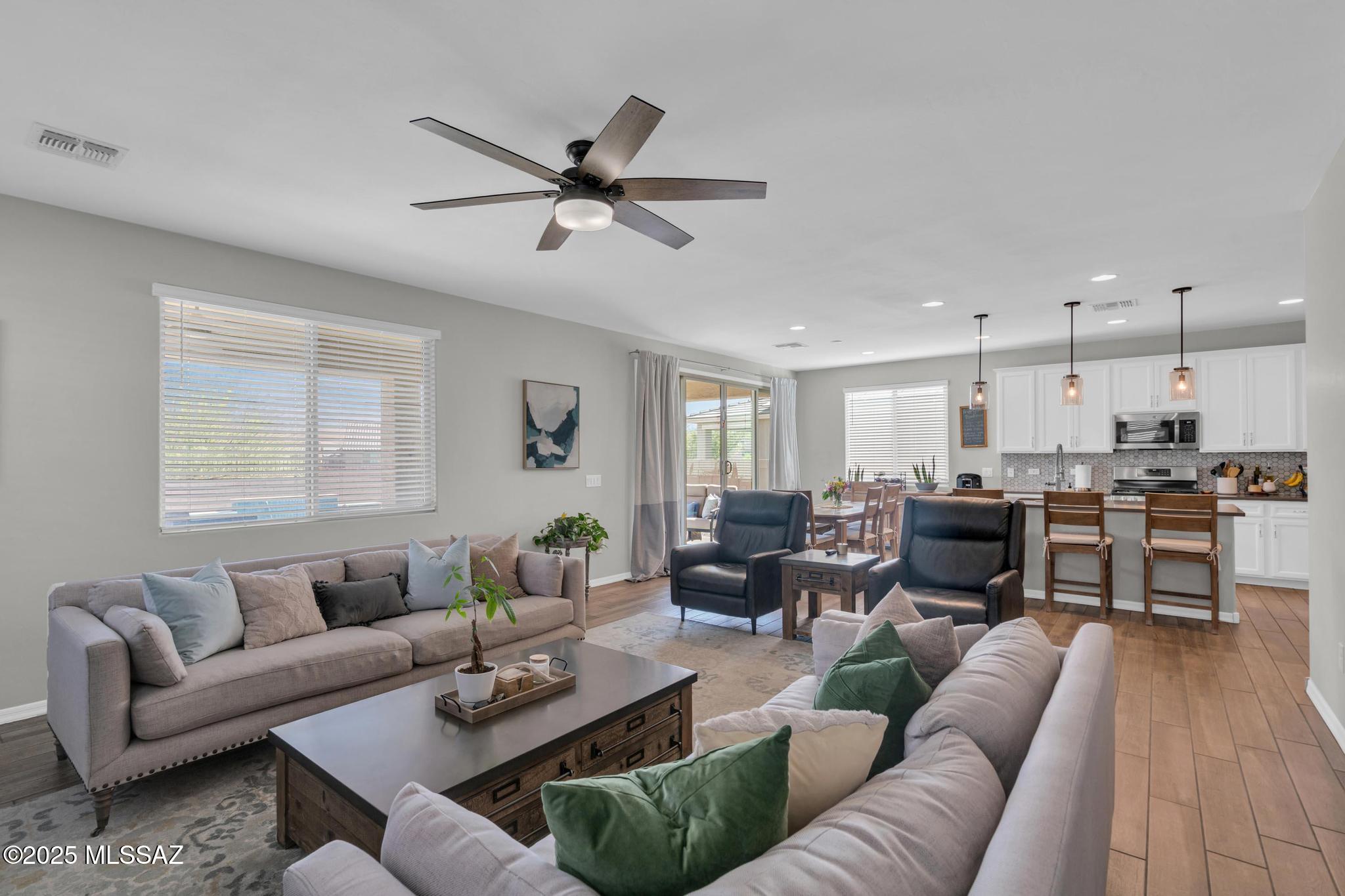 10865 W PLEASANT VIEW Drive