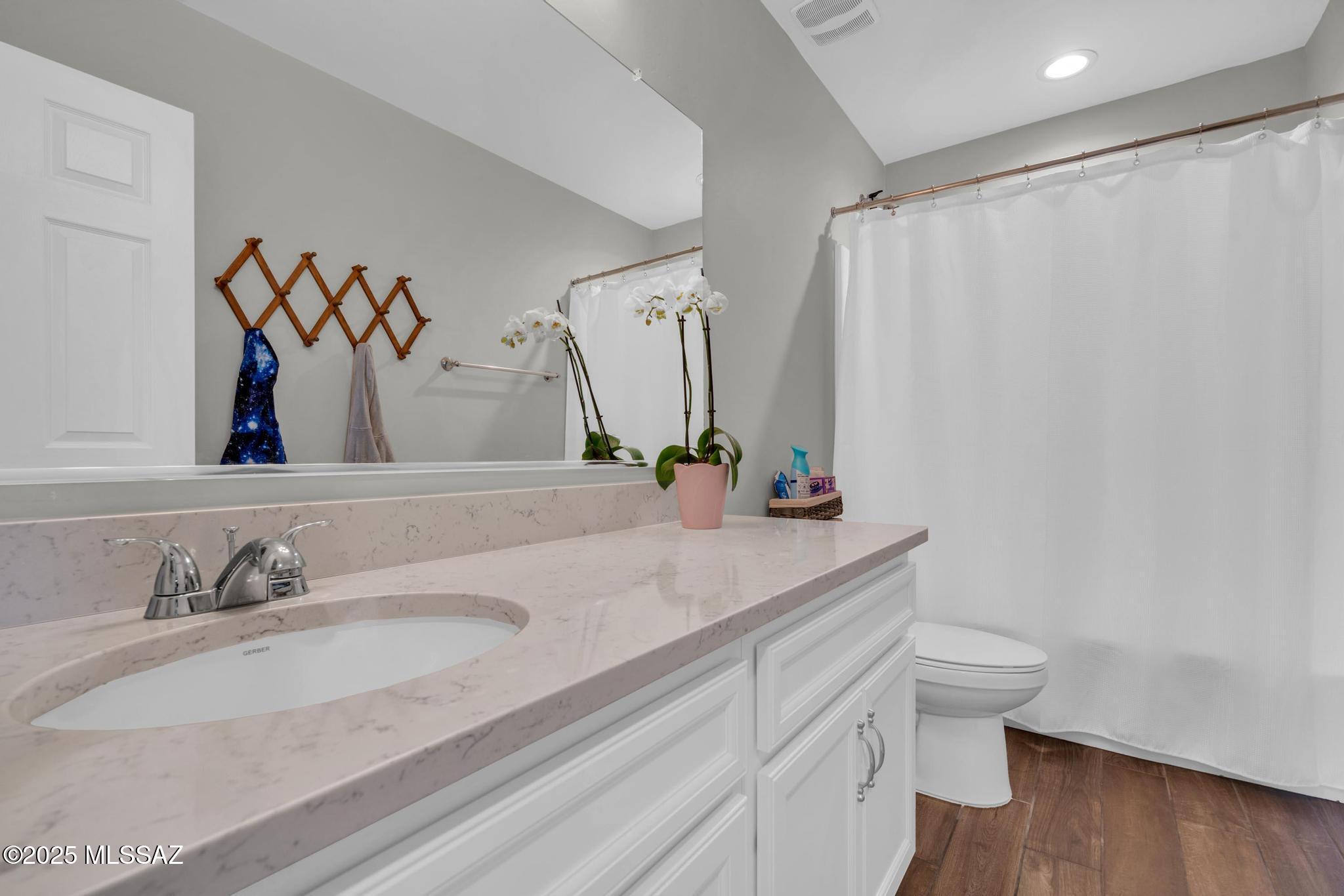 10865 W PLEASANT VIEW Drive