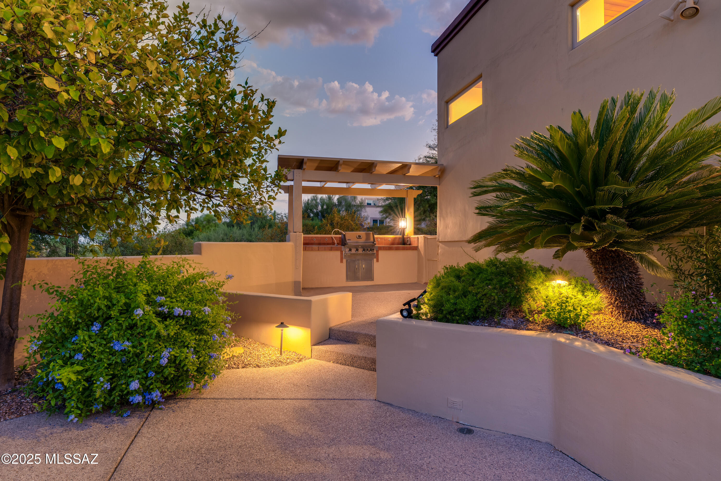 5096 N Avenida De Castilla