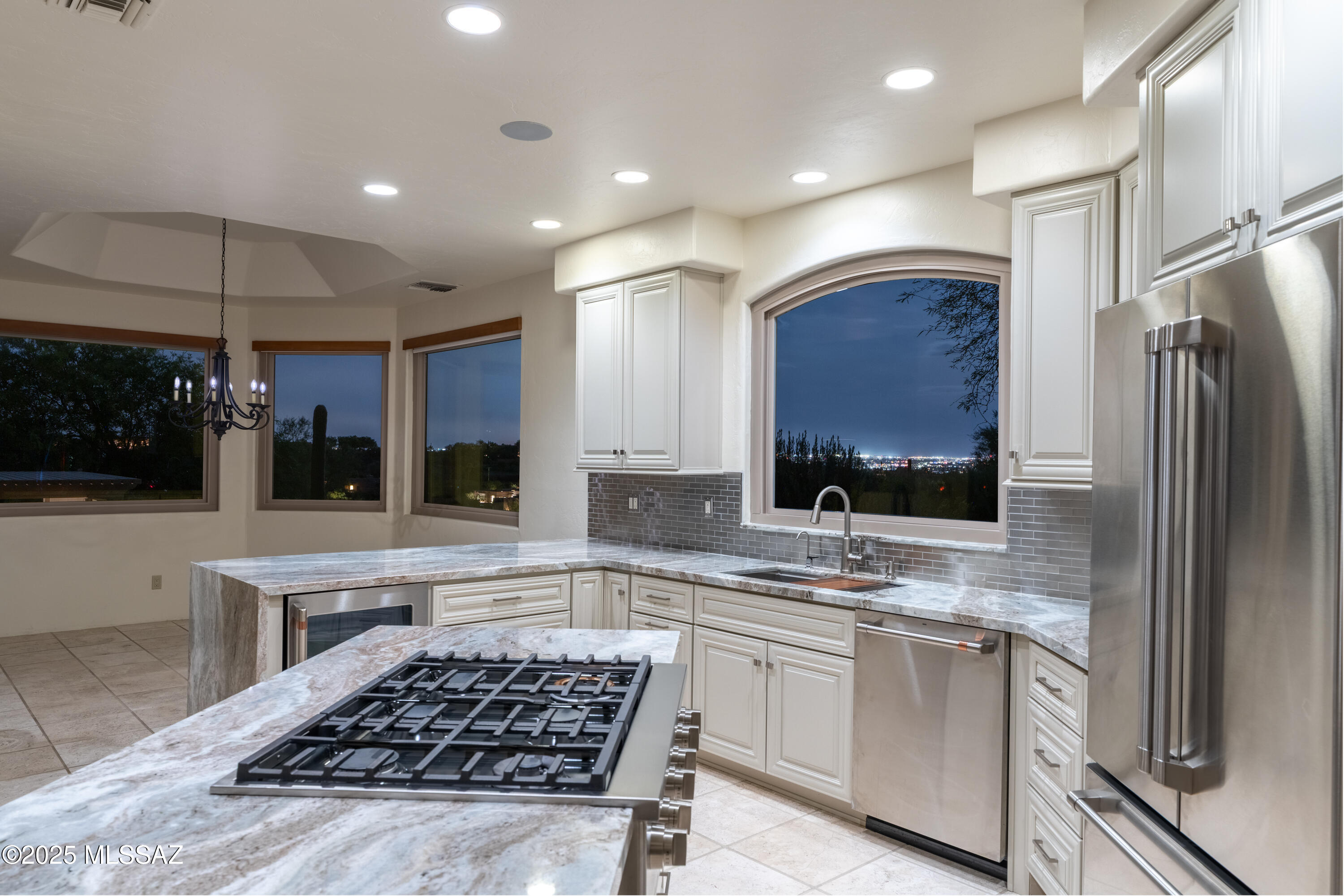 5096 N Avenida De Castilla