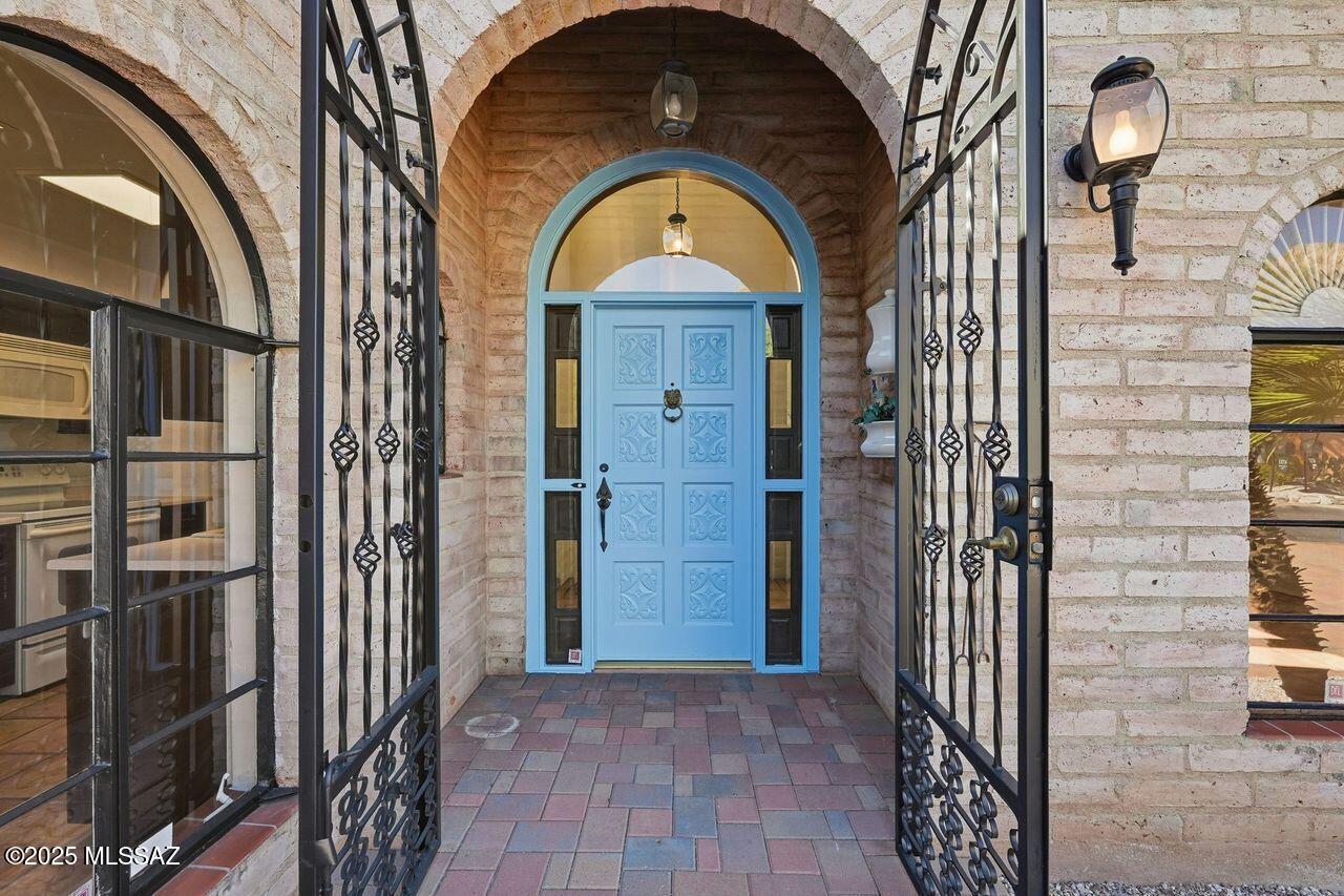 4730 E Apple Valley Drive