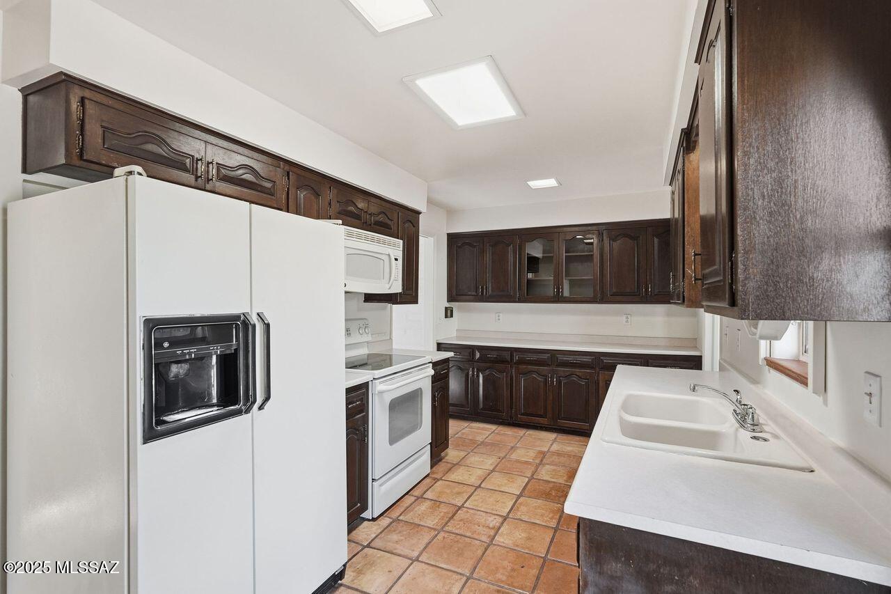 4730 E Apple Valley Drive