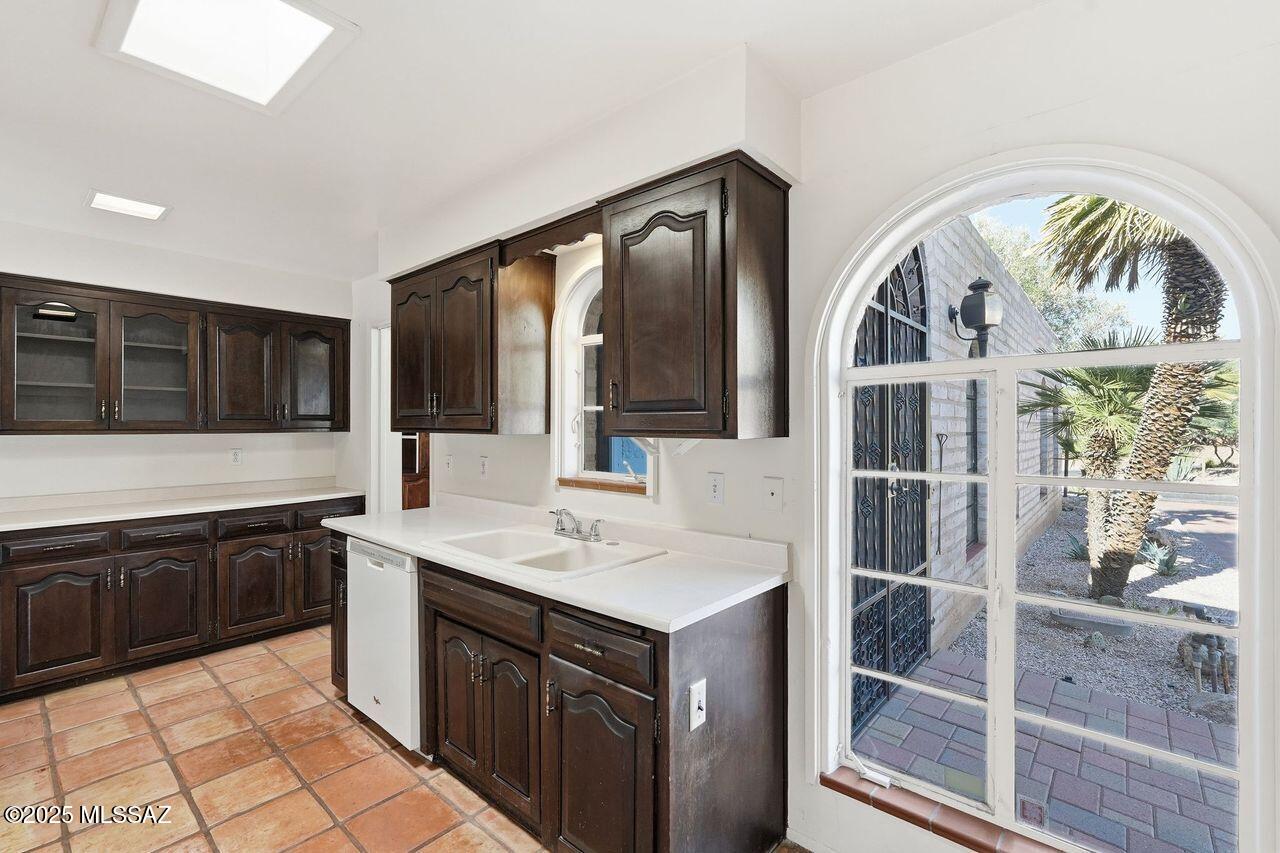 4730 E Apple Valley Drive