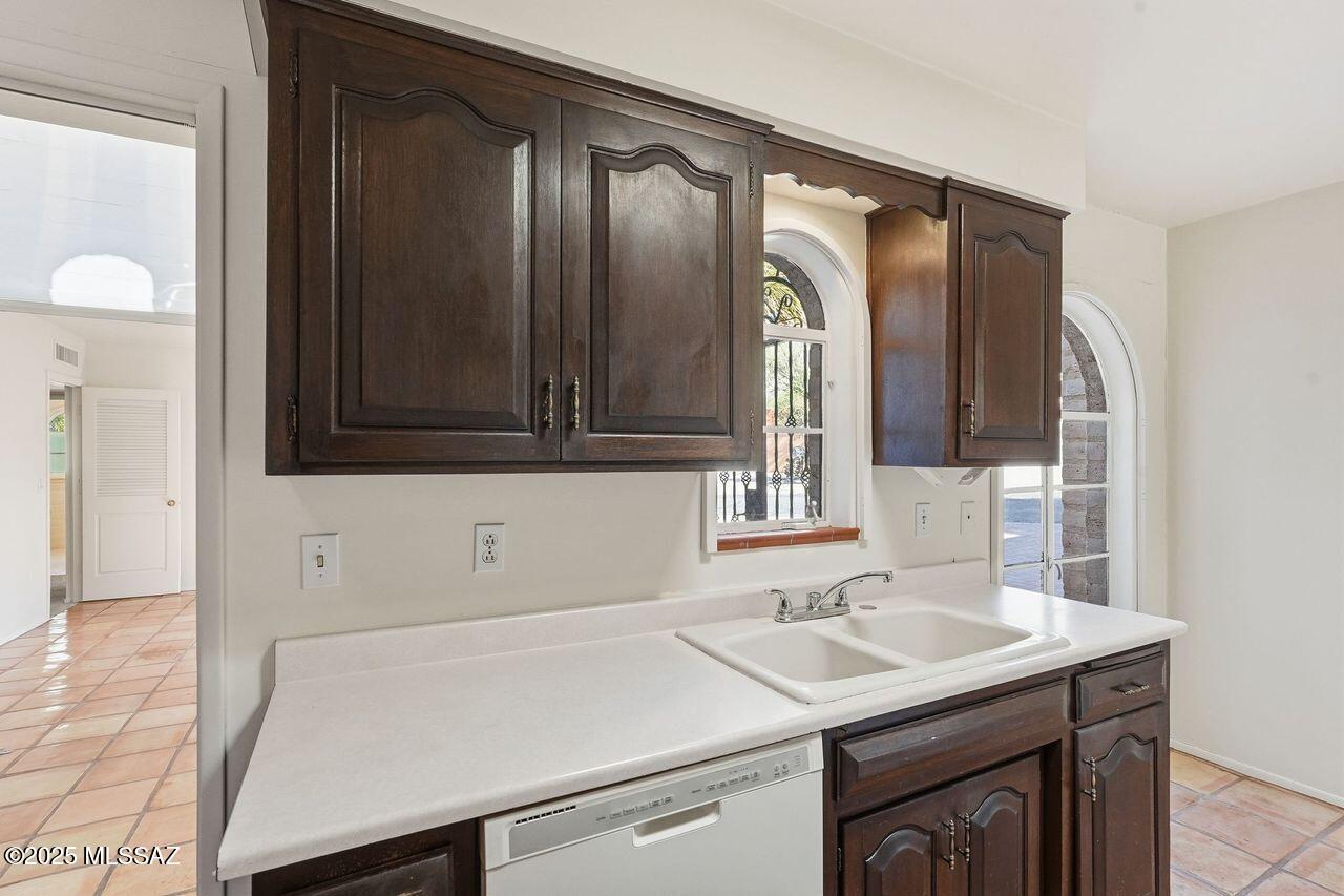 4730 E Apple Valley Drive