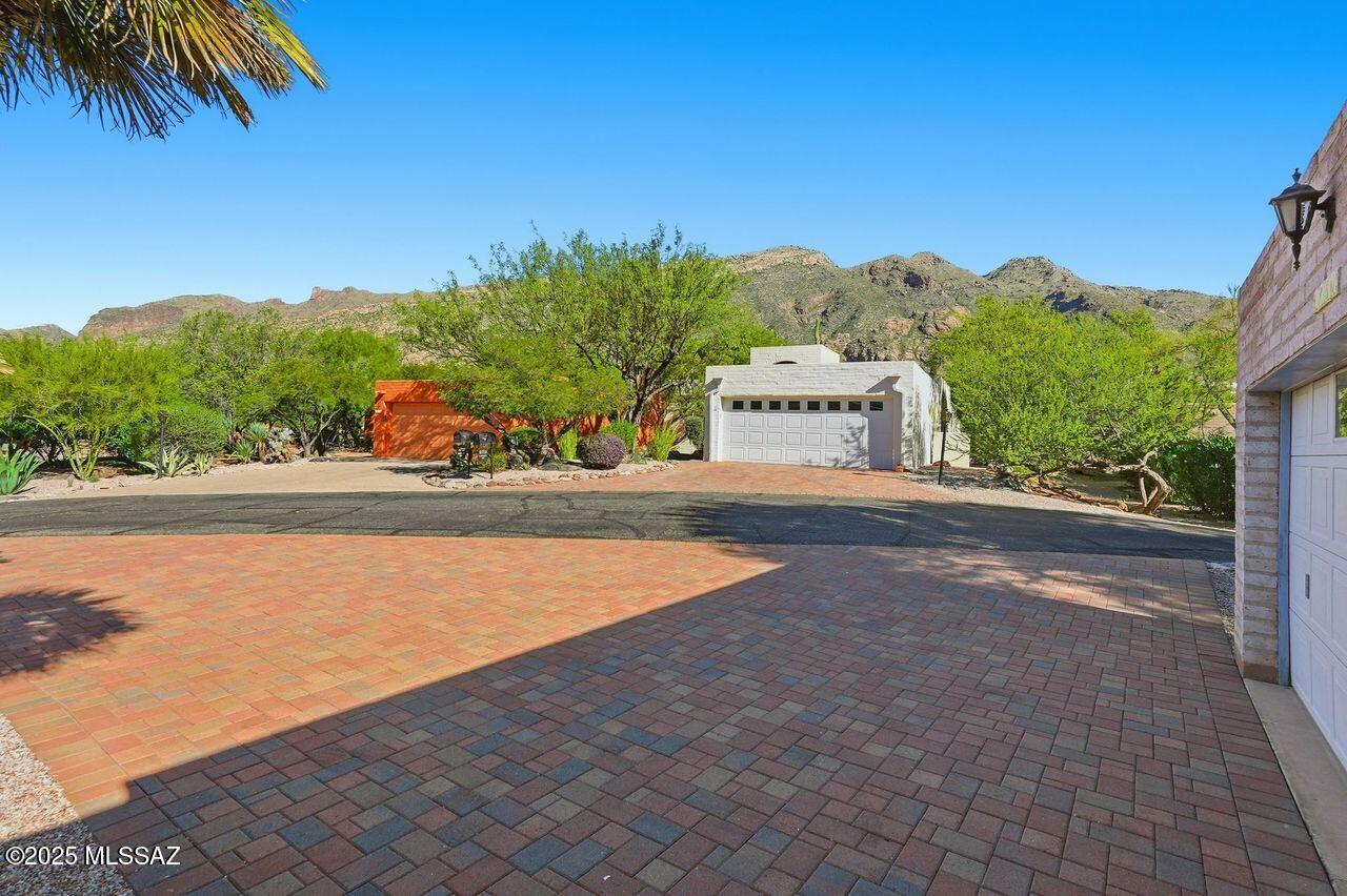 4730 E Apple Valley Drive