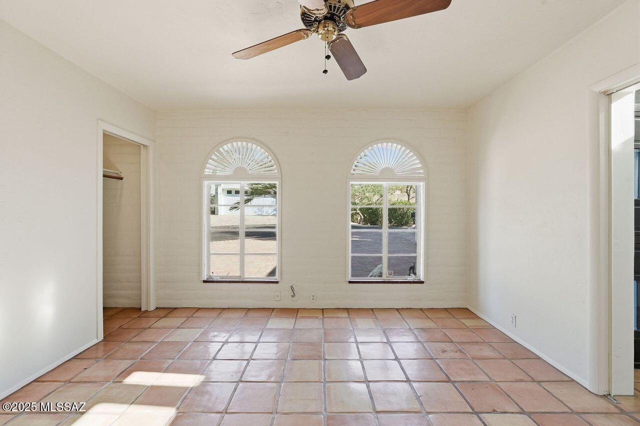 4730 E Apple Valley Drive