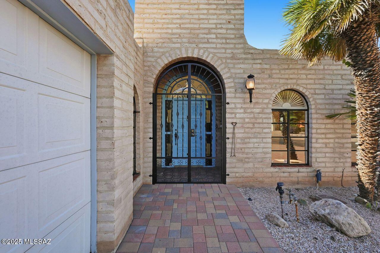 4730 E Apple Valley Drive