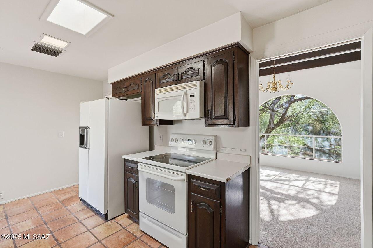 4730 E Apple Valley Drive