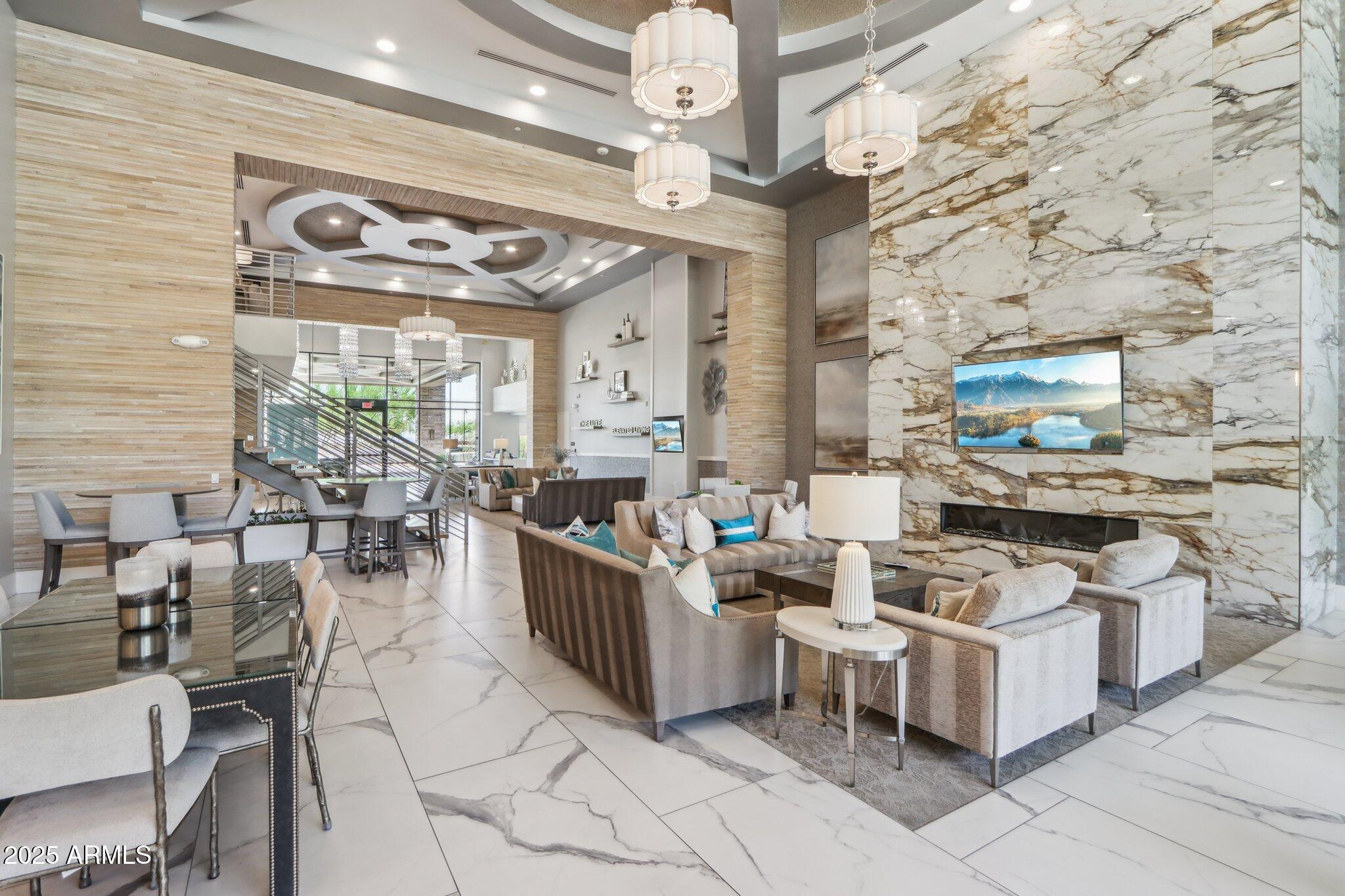 5250 E DEER VALLEY Drive 247