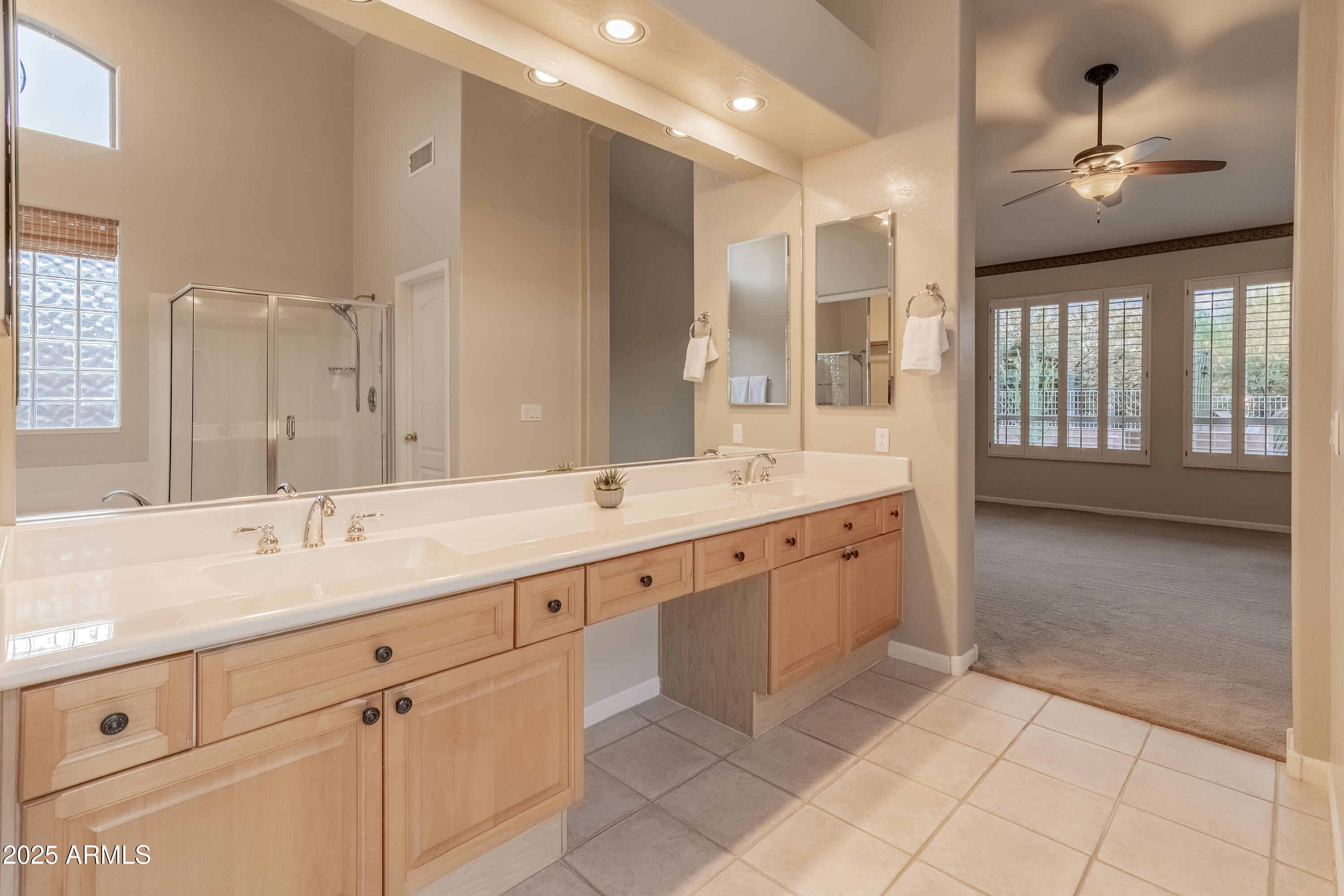 5117 E JUSTICA Street