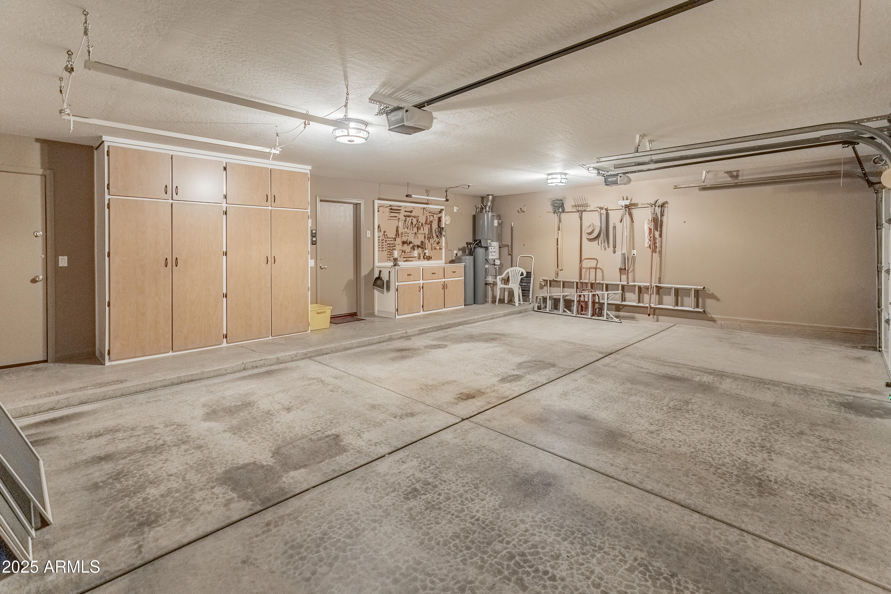 5117 E JUSTICA Street