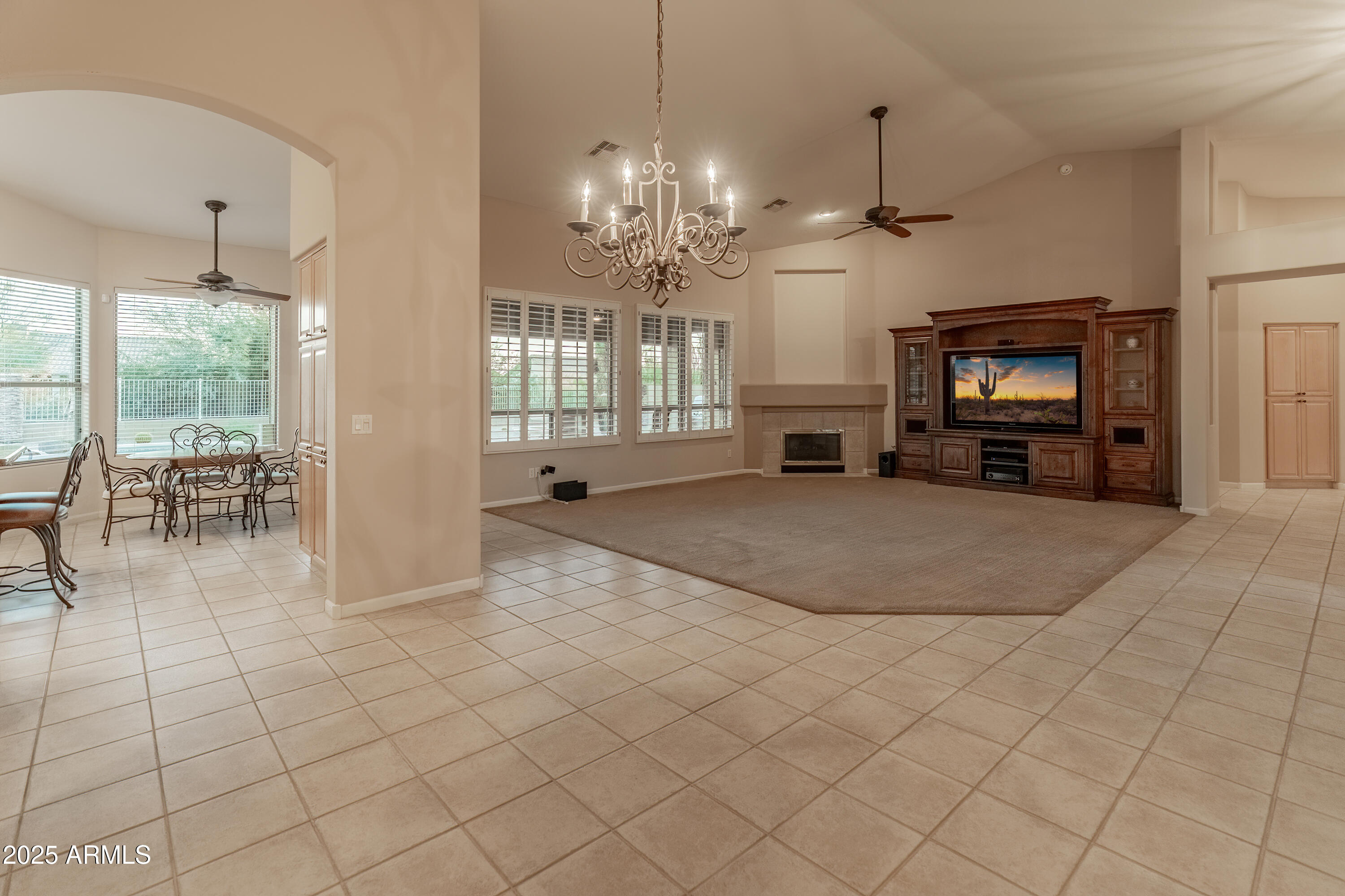 5117 E JUSTICA Street