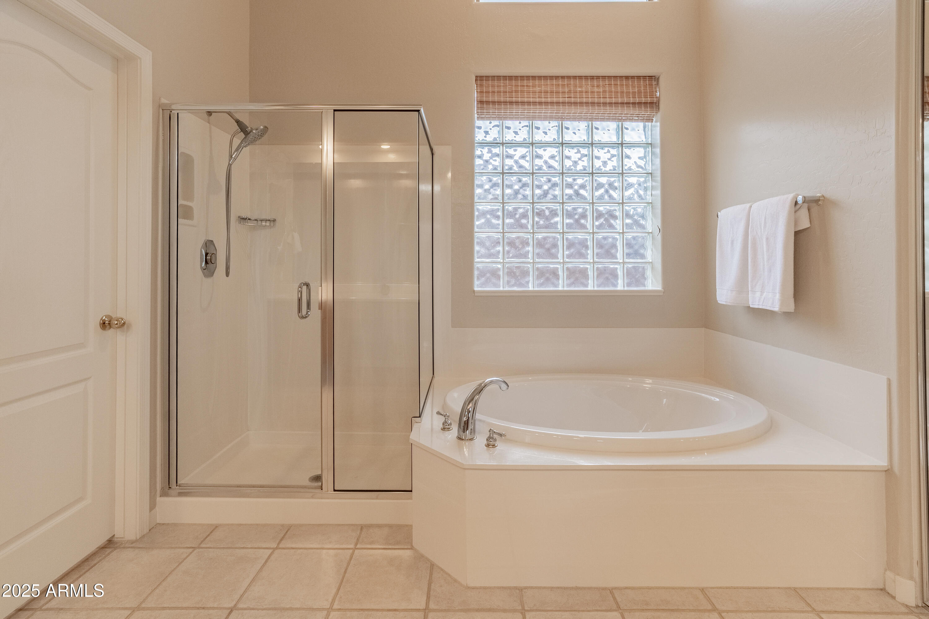 5117 E JUSTICA Street