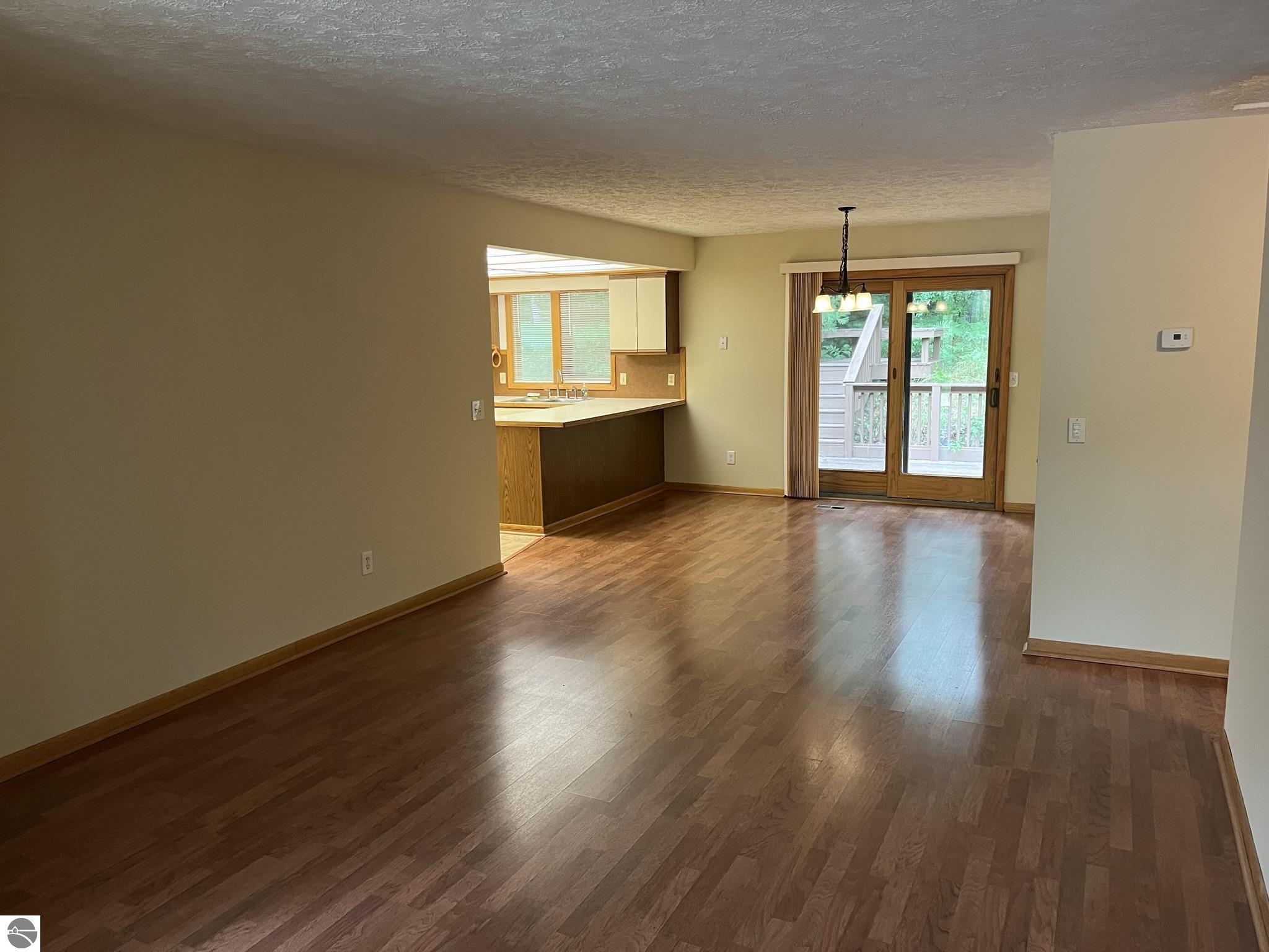 4370 Eagle Crest Drive