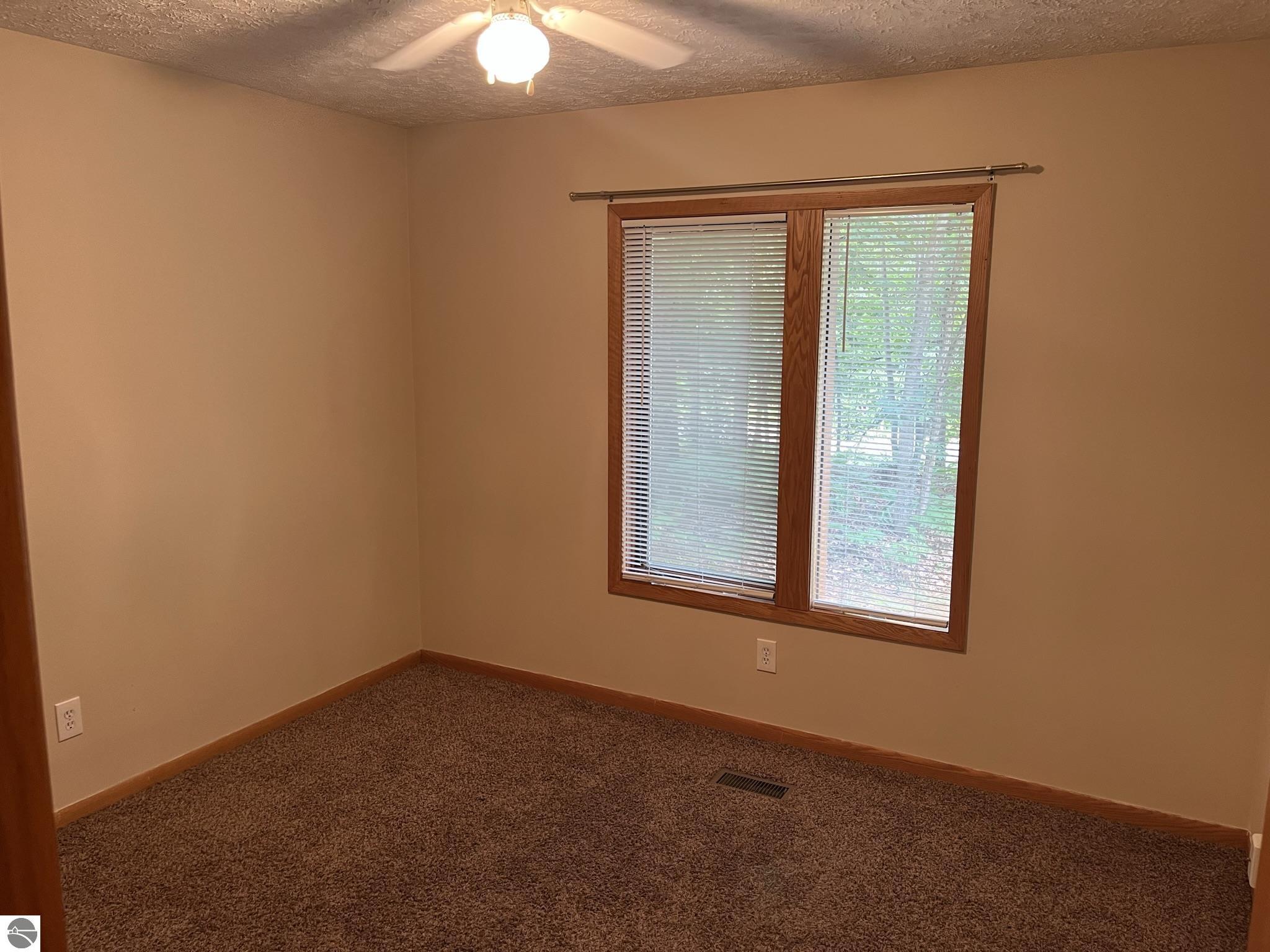 4370 Eagle Crest Drive