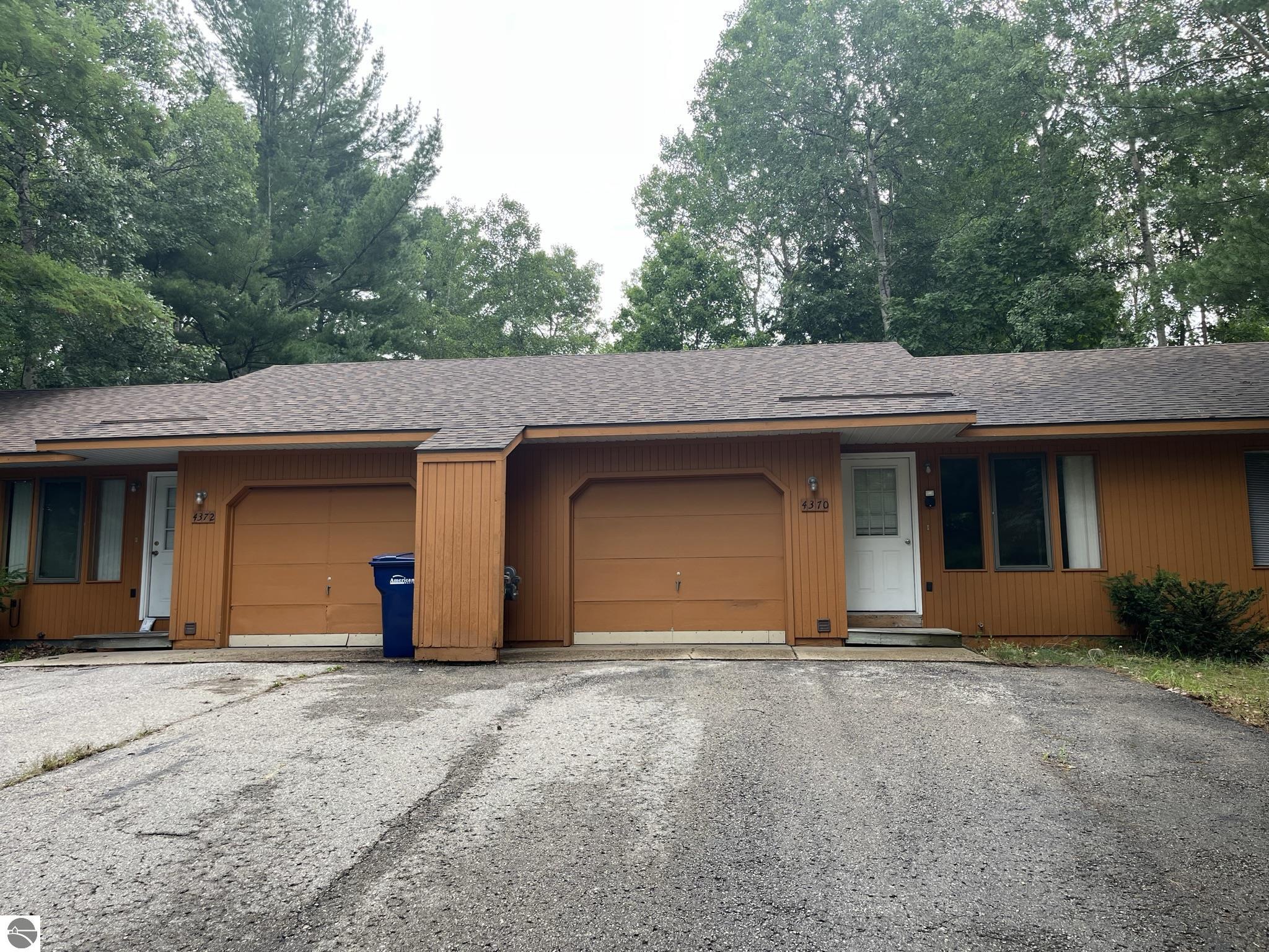 4370 Eagle Crest Drive